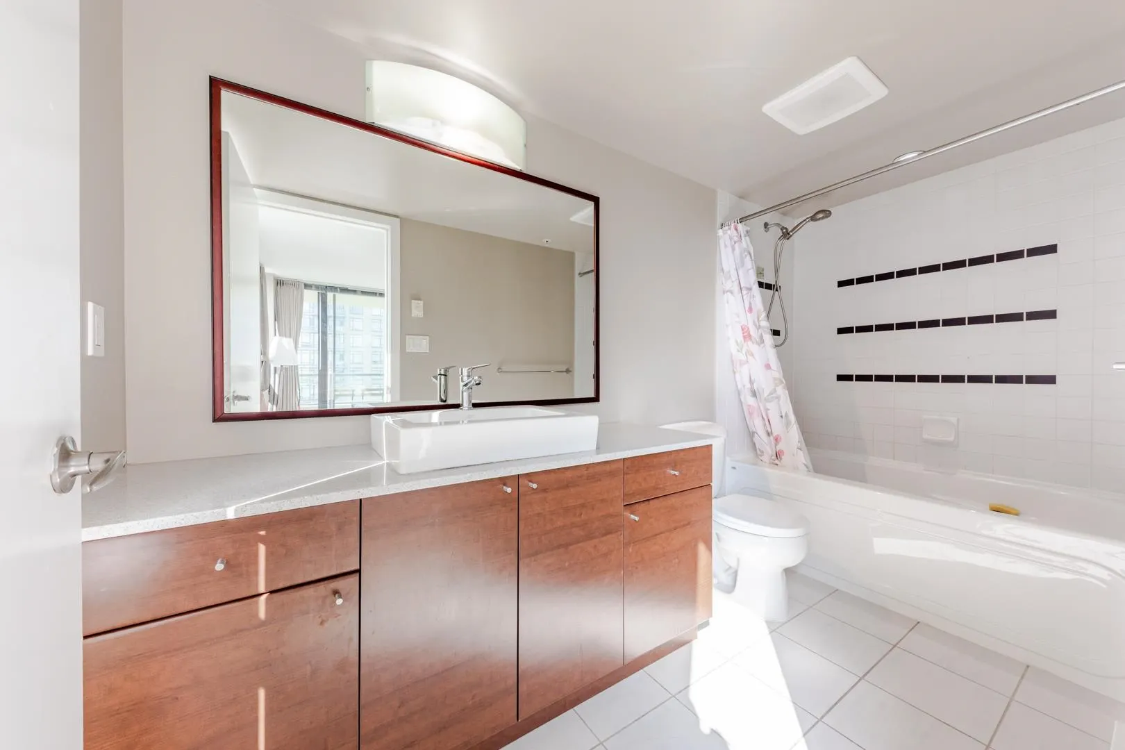 1602 4182 Dawson Street