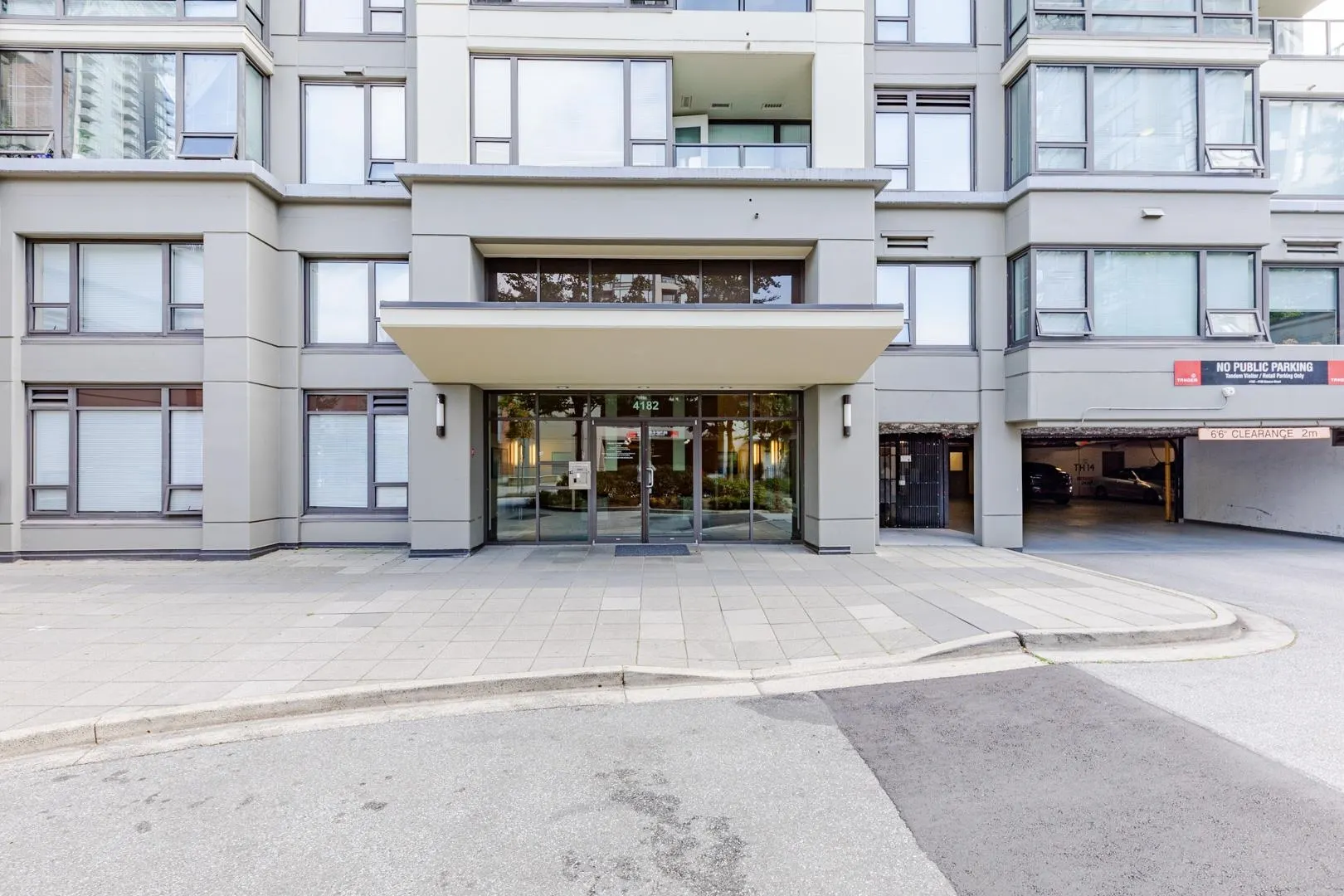 1602 4182 Dawson Street