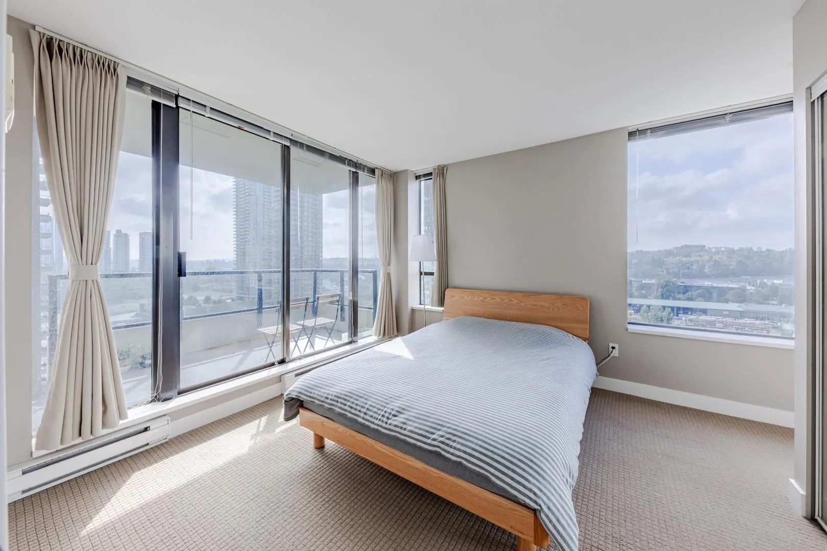 1602 4182 Dawson Street