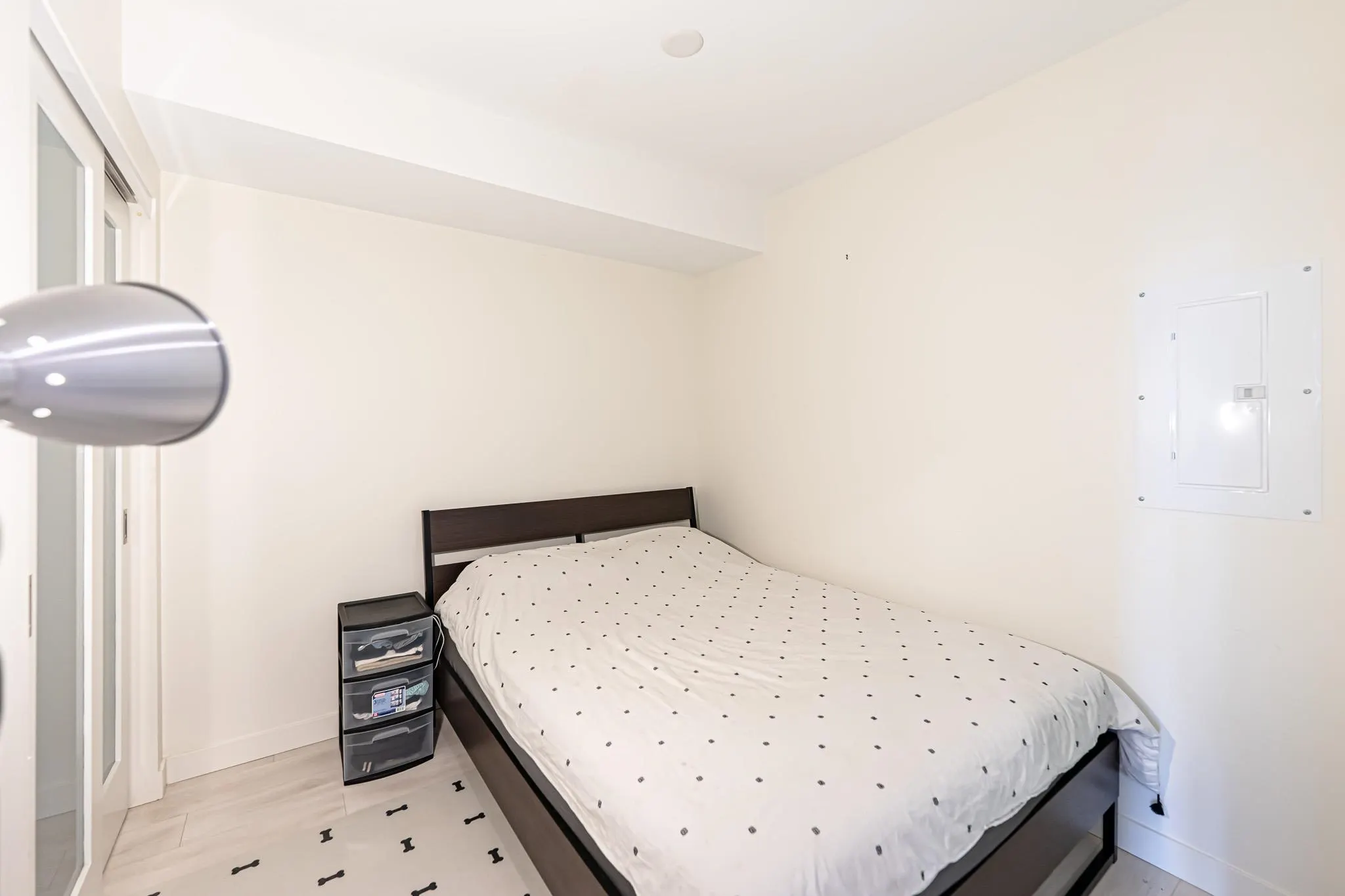 806 13318 104 Avenue