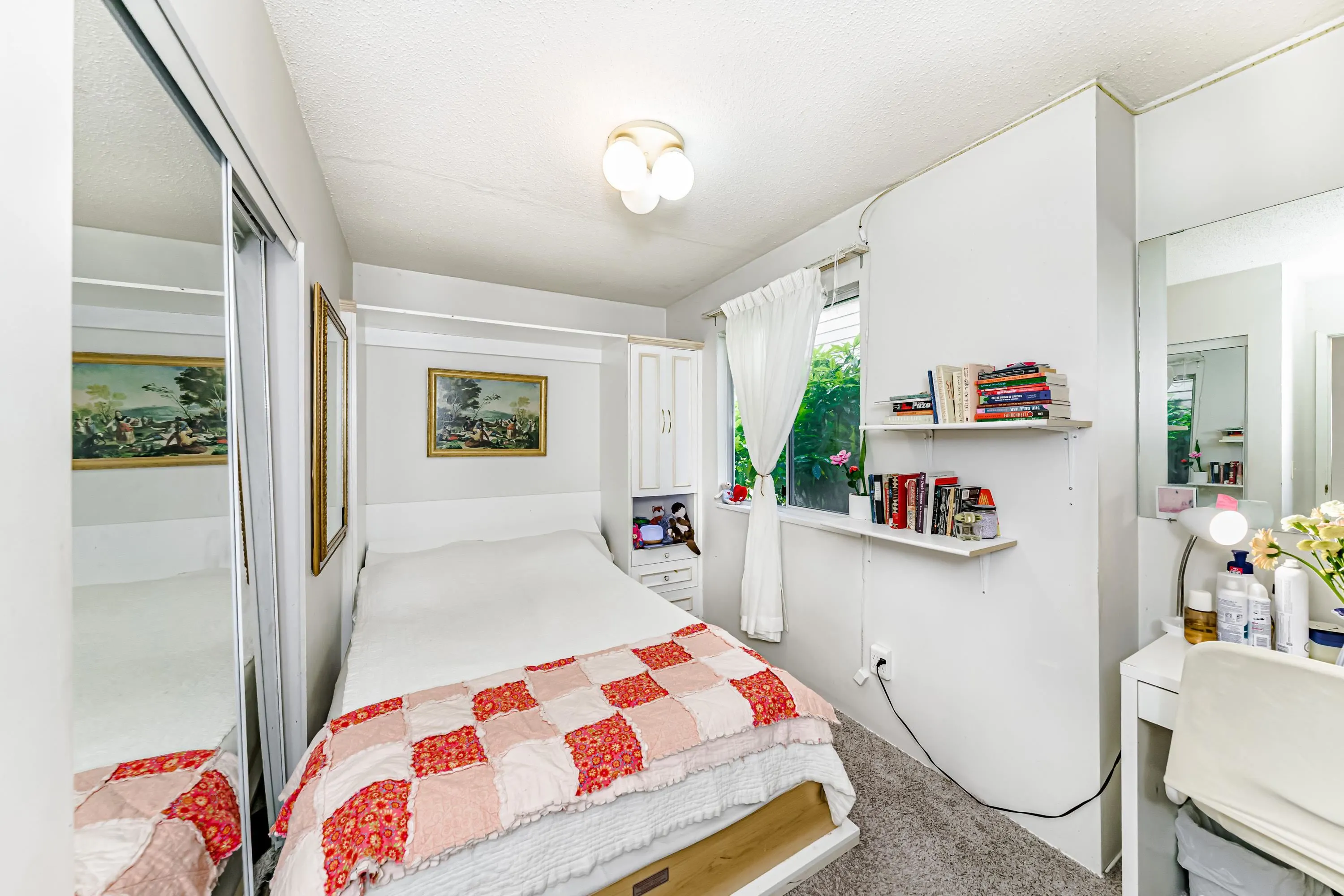 1472 Village Green Wynd