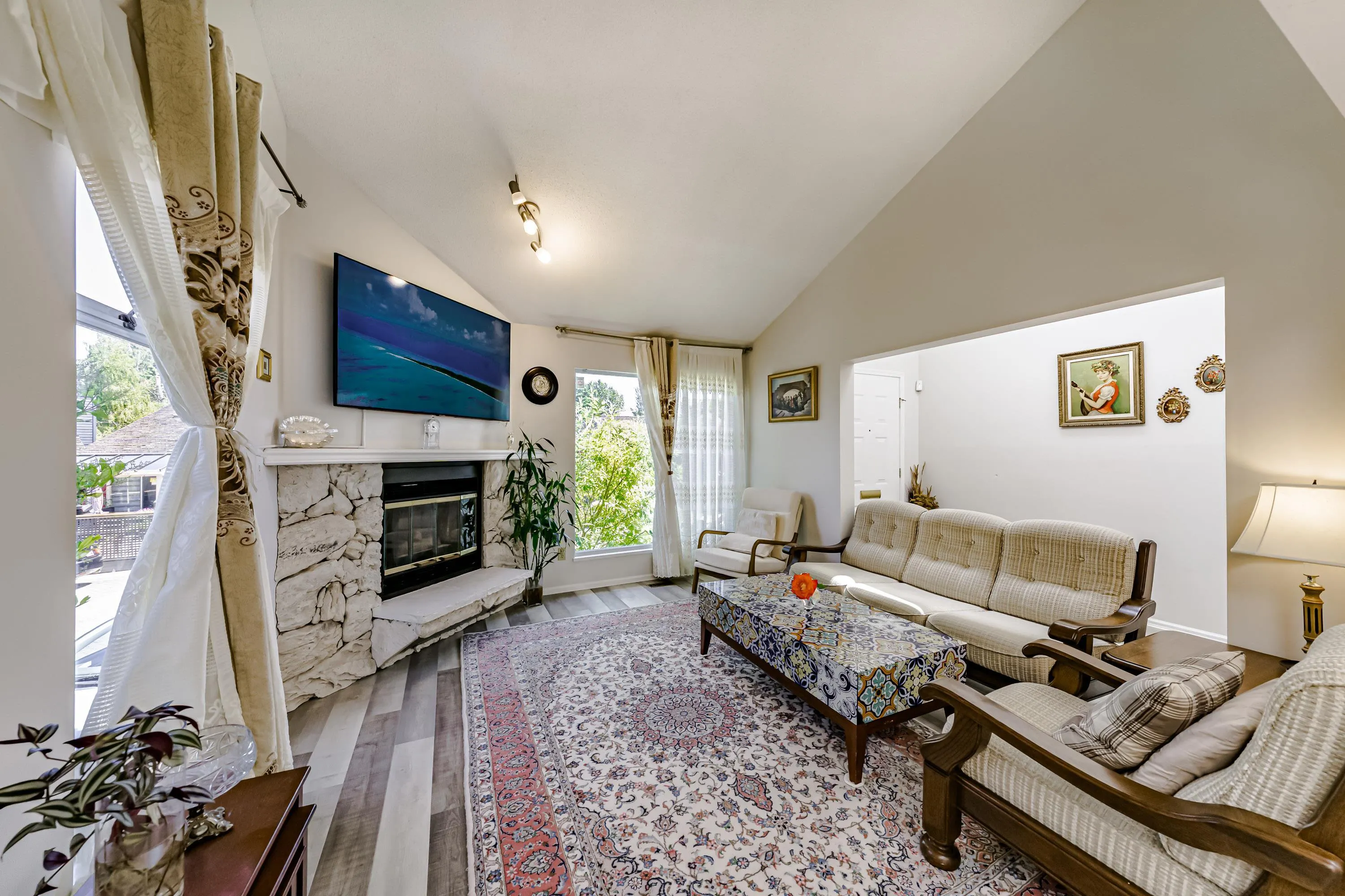 1472 Village Green Wynd