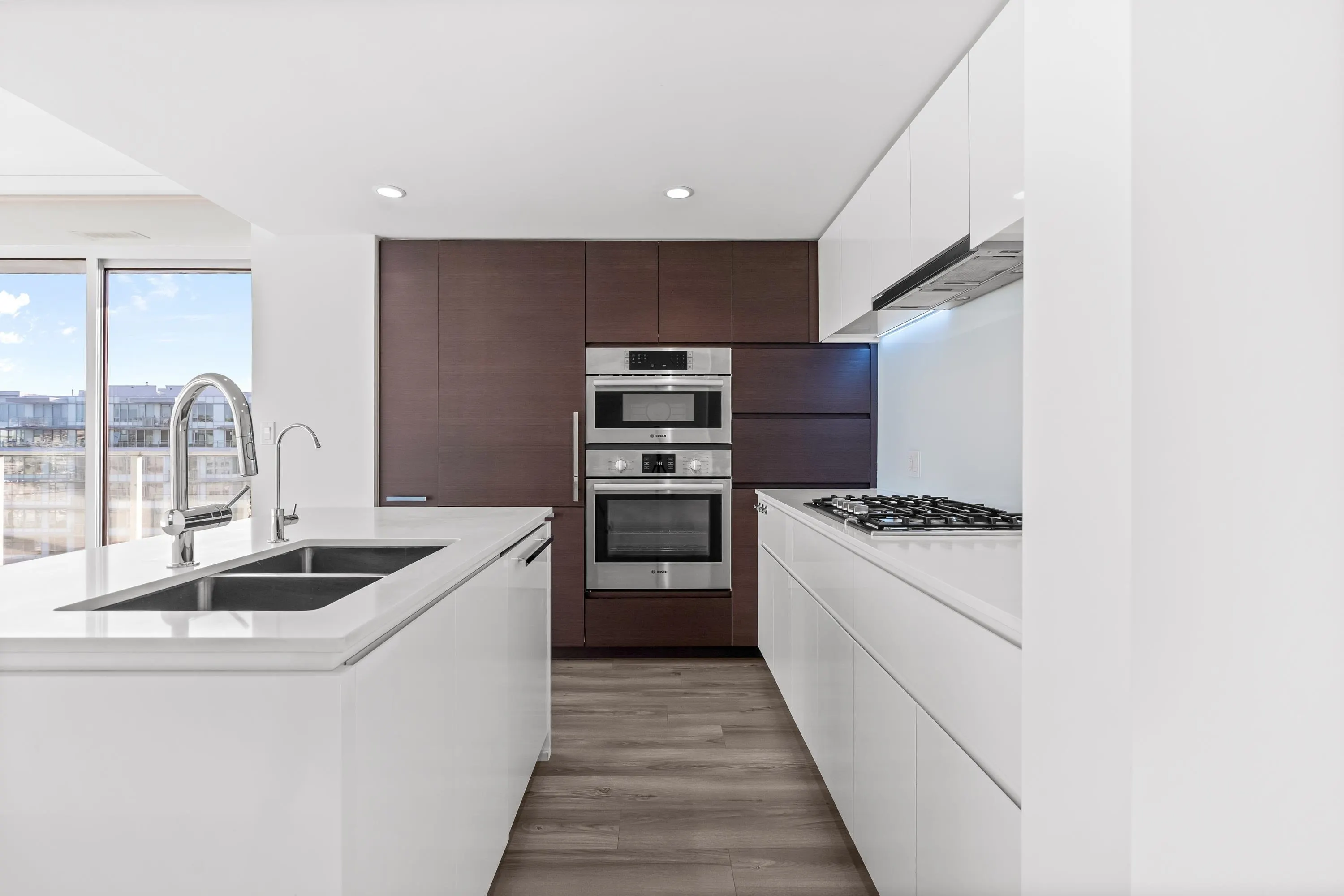1403 5508 Hollybridge Way