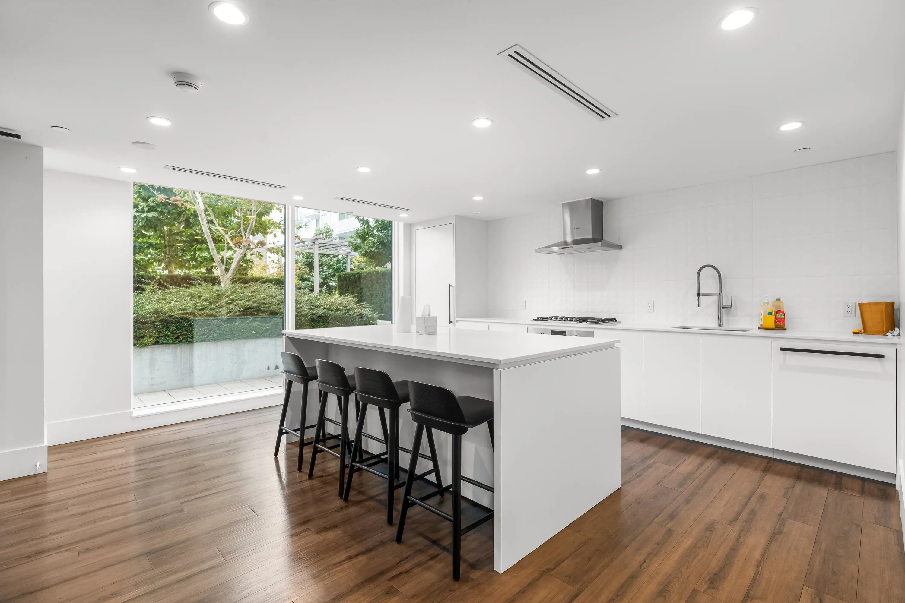 1403 5508 Hollybridge Way