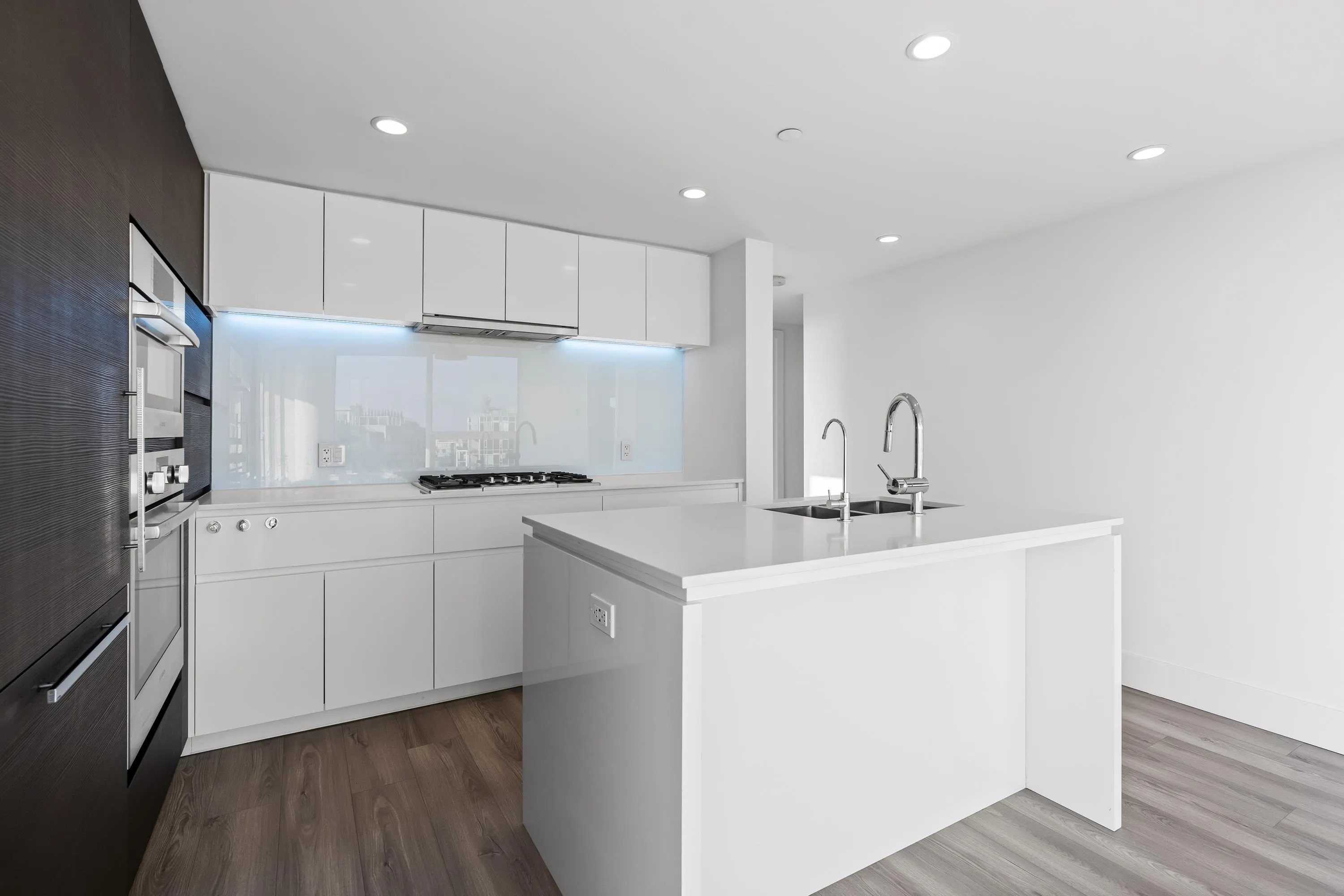 1403 5508 Hollybridge Way