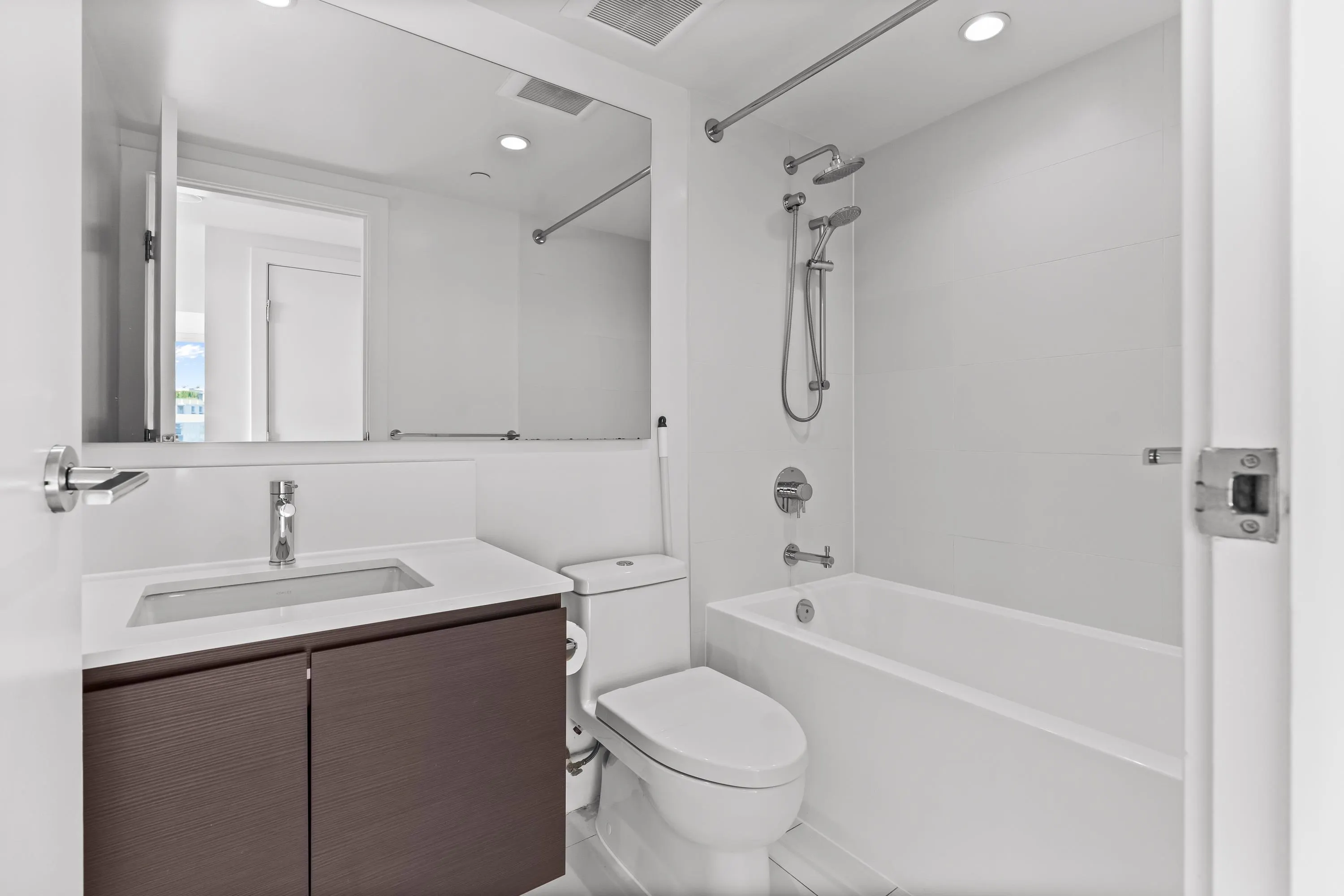 1403 5508 Hollybridge Way