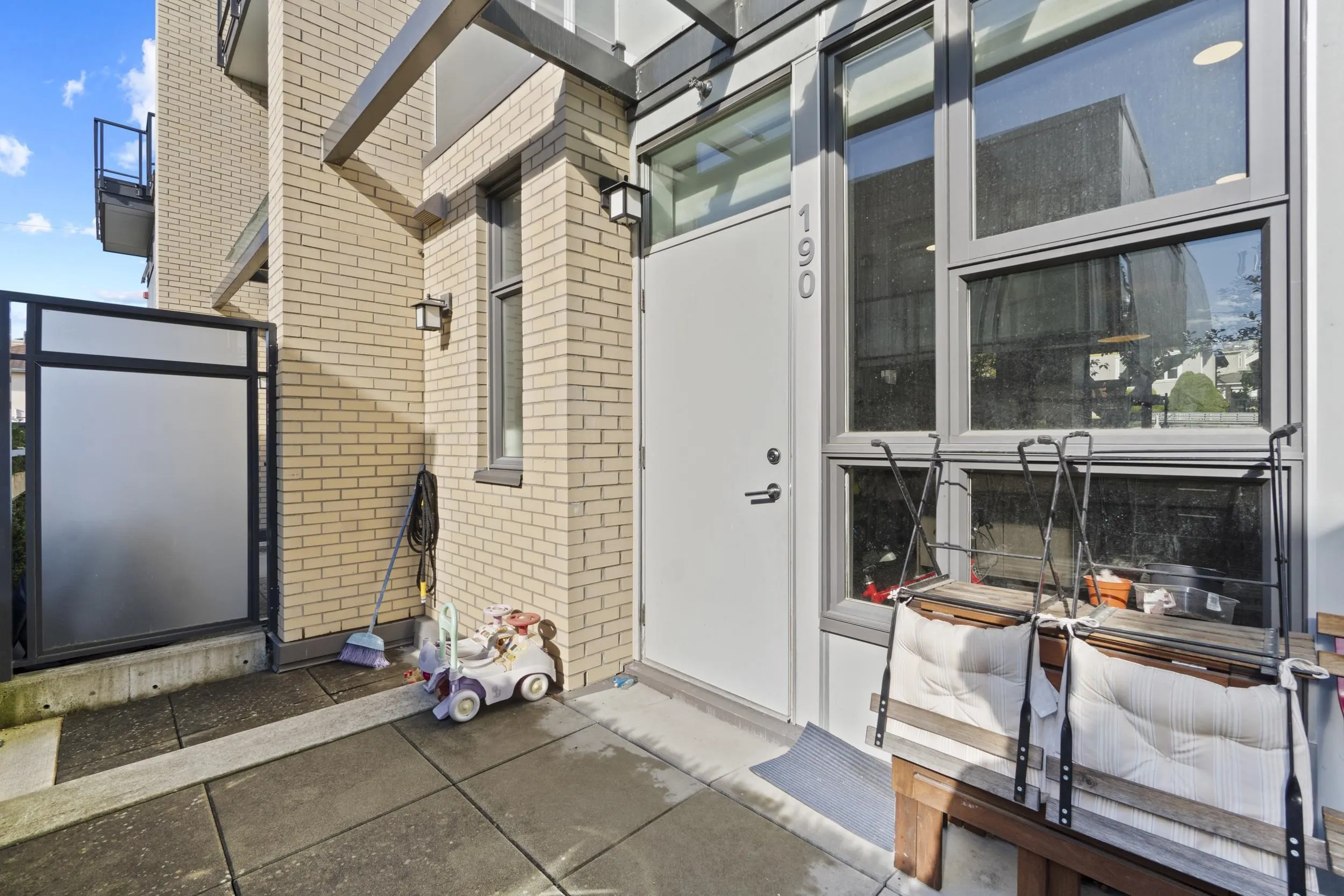 190 W 63rd Avenue