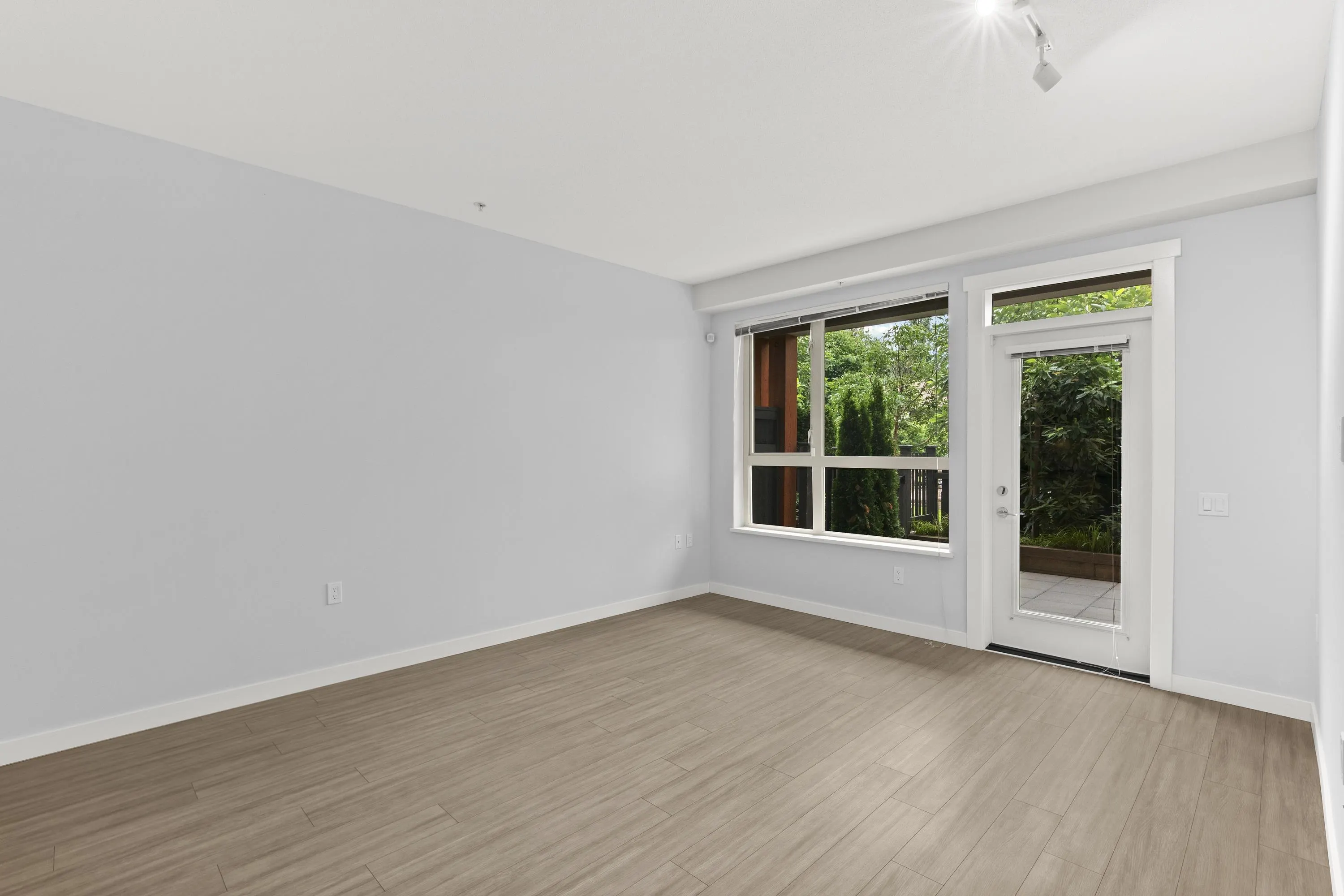 110 2663 Library Lane