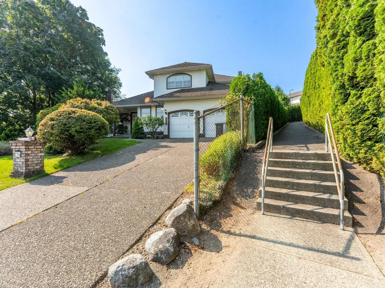 736 Clearwater Way