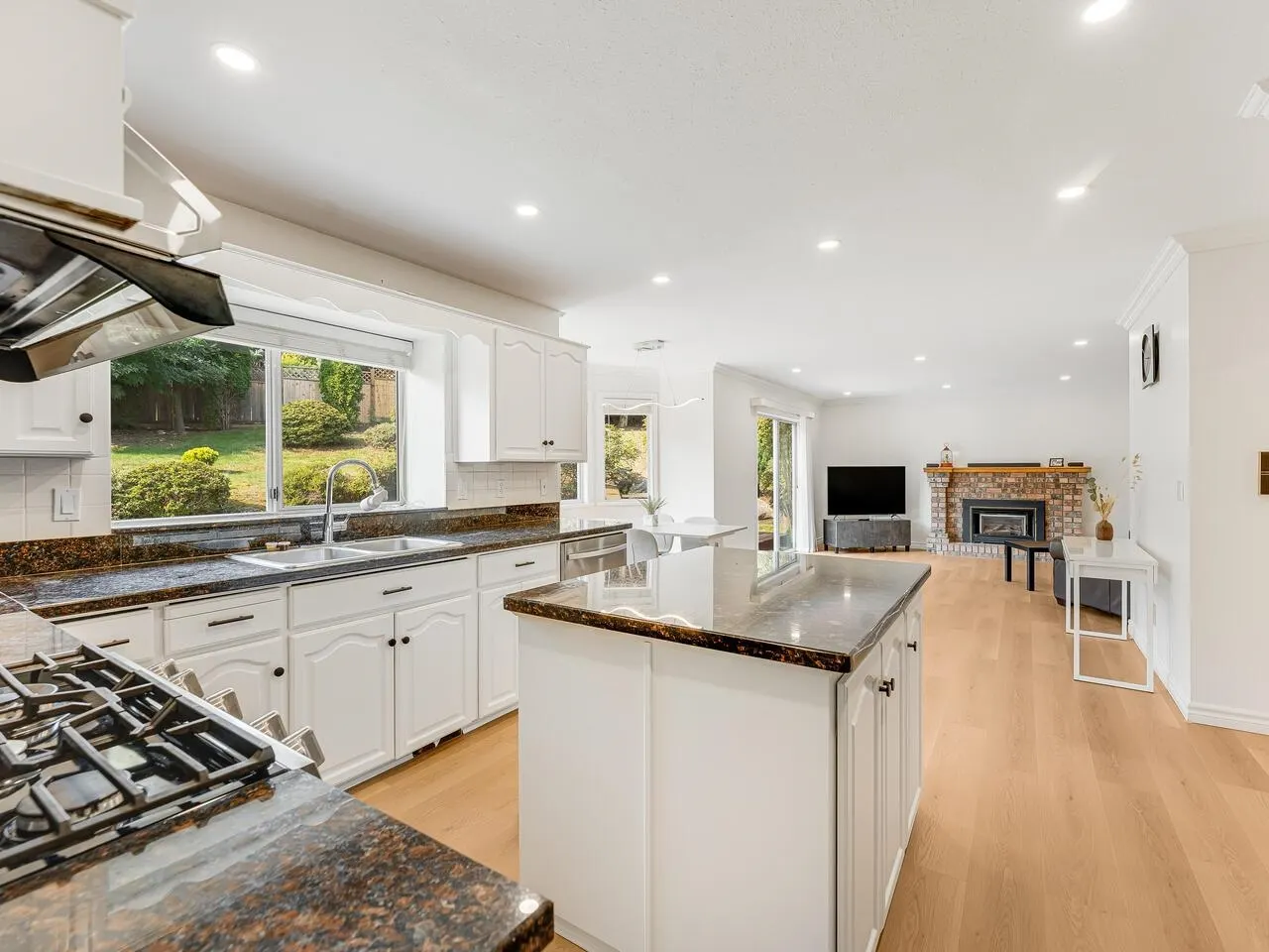 736 Clearwater Way