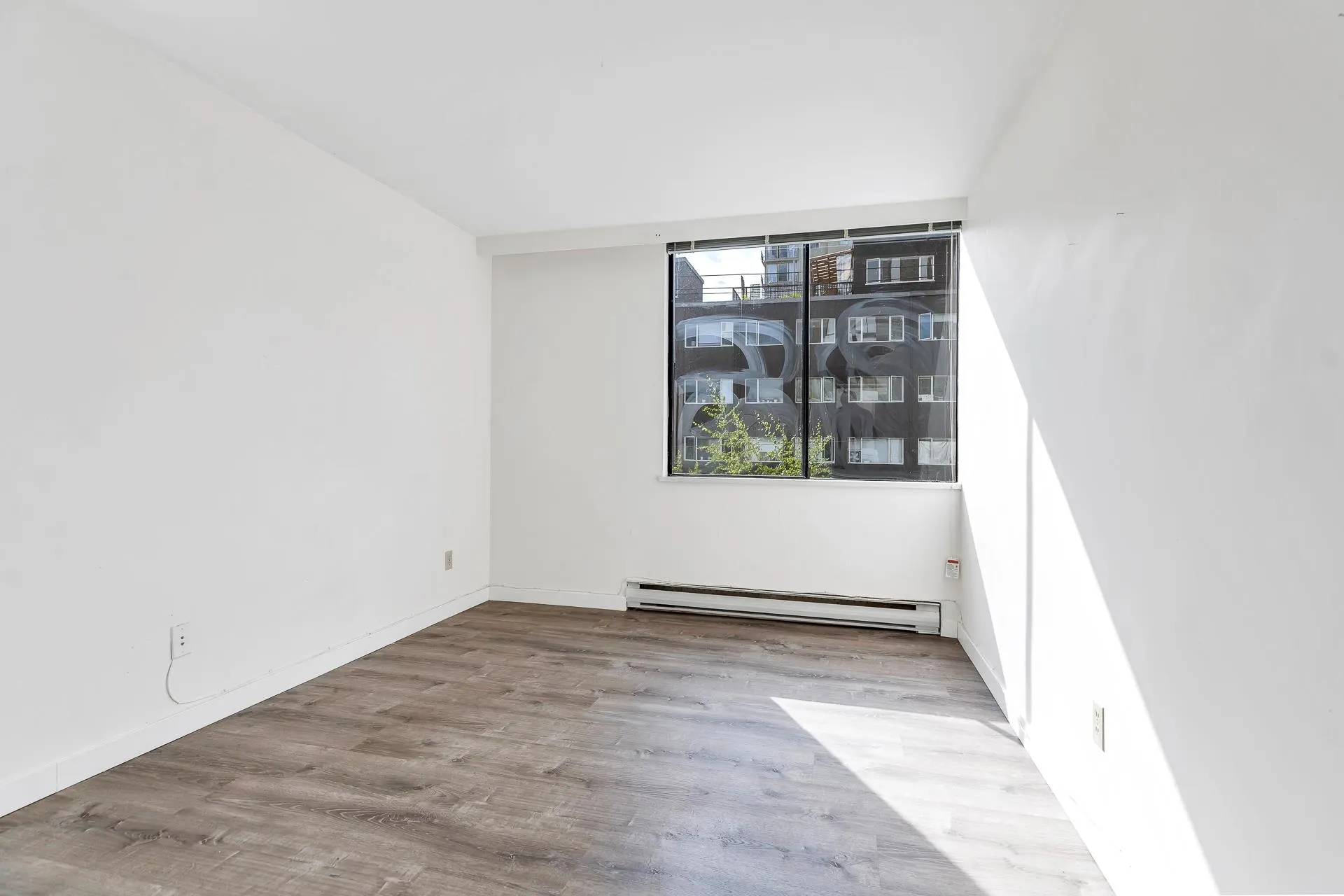 201 845 Chilco Street