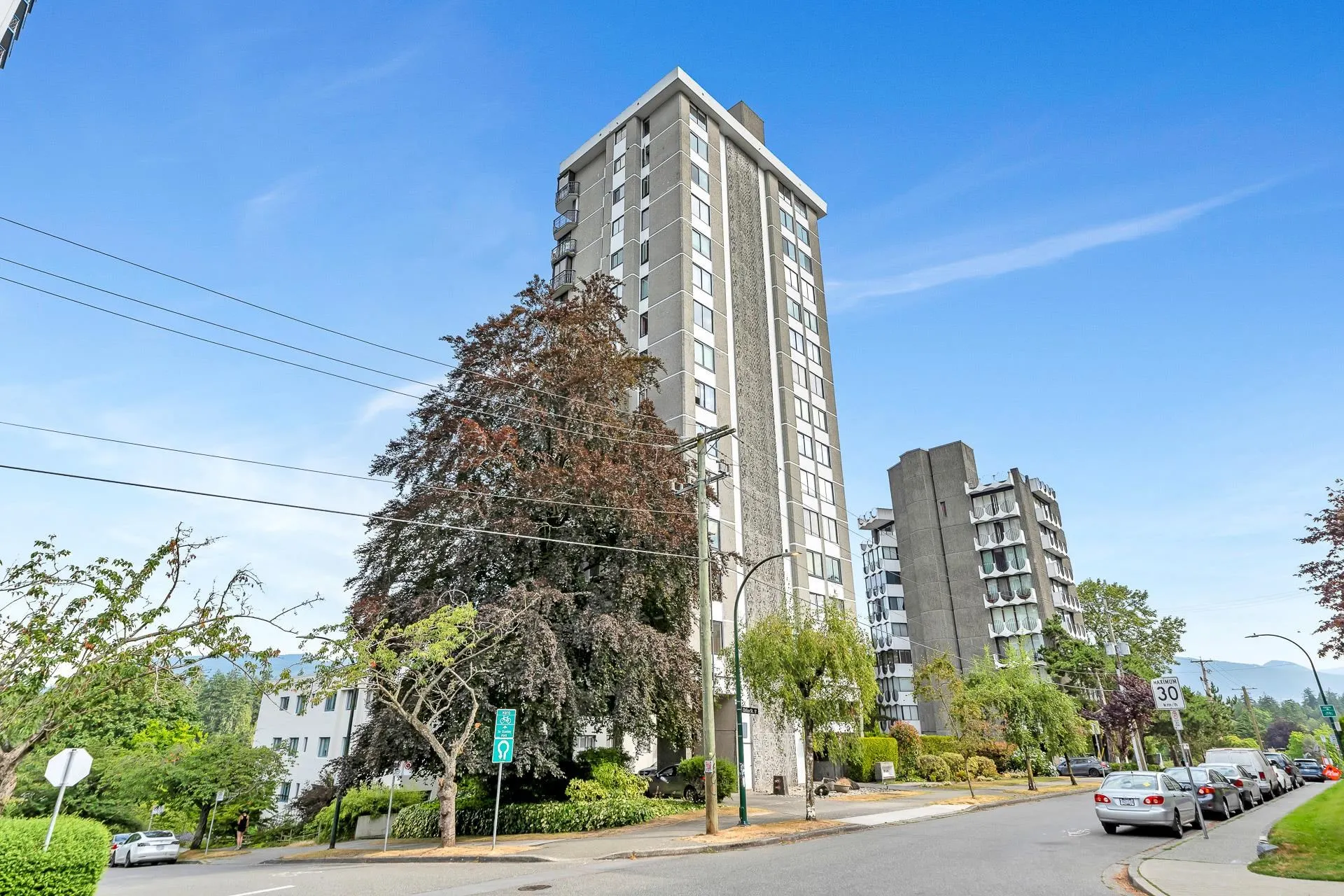 201 845 Chilco Street