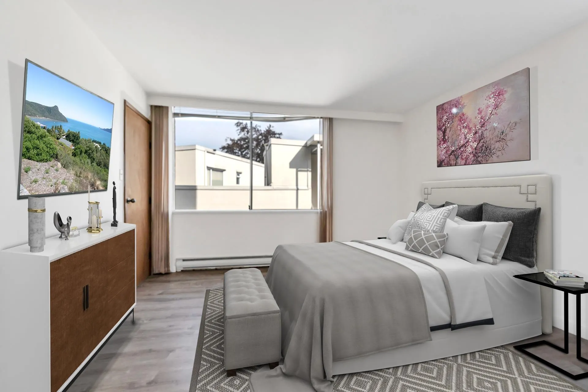 201 845 Chilco Street