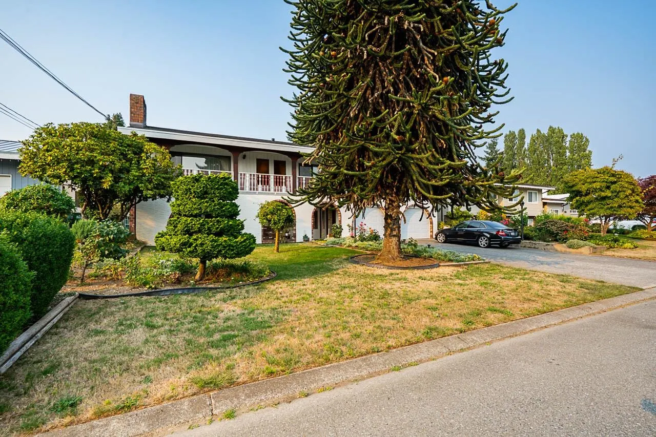 2134 Chateau Place