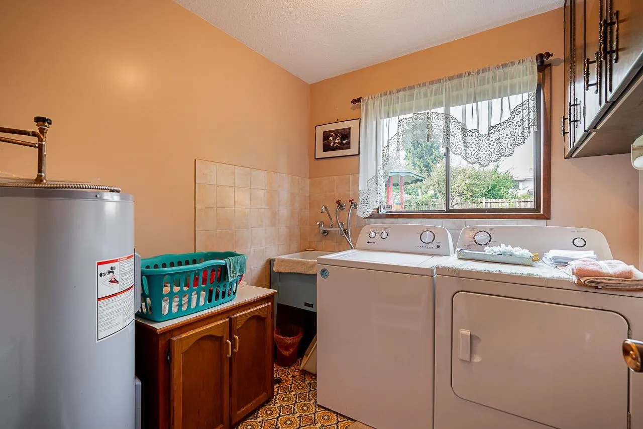 2134 Chateau Place