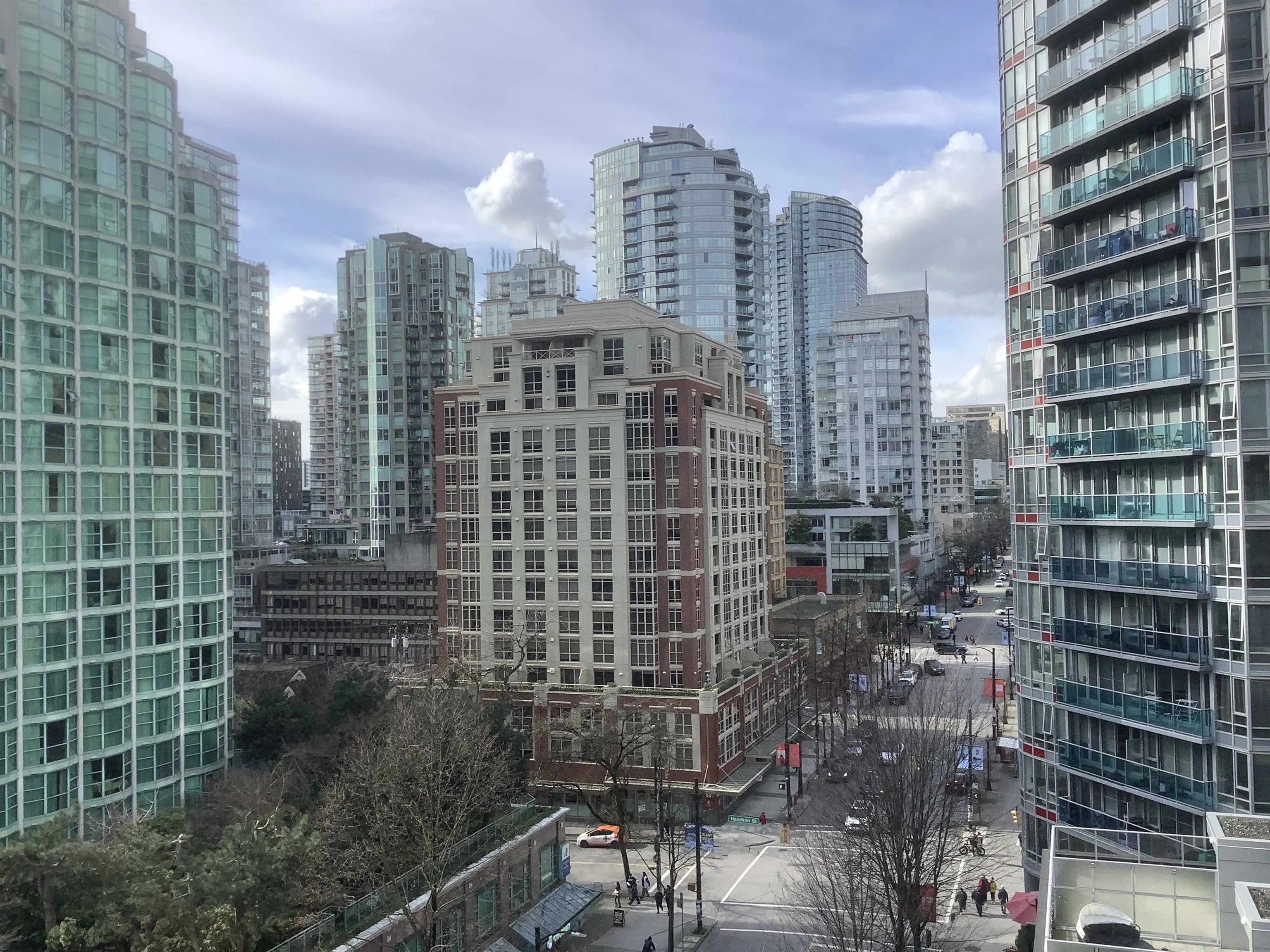 1108 233 Robson Street