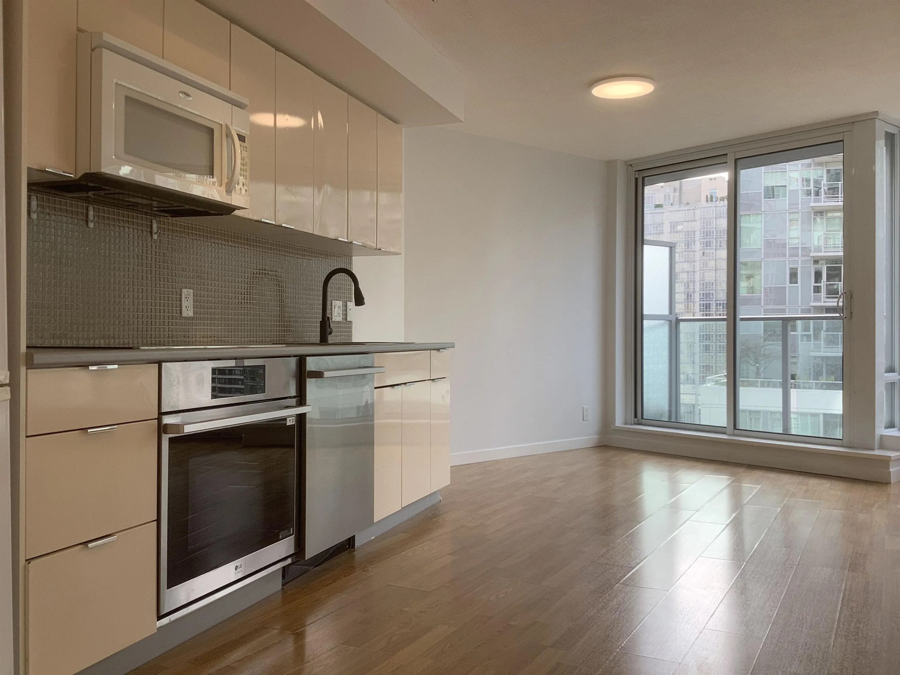 1108 233 Robson Street