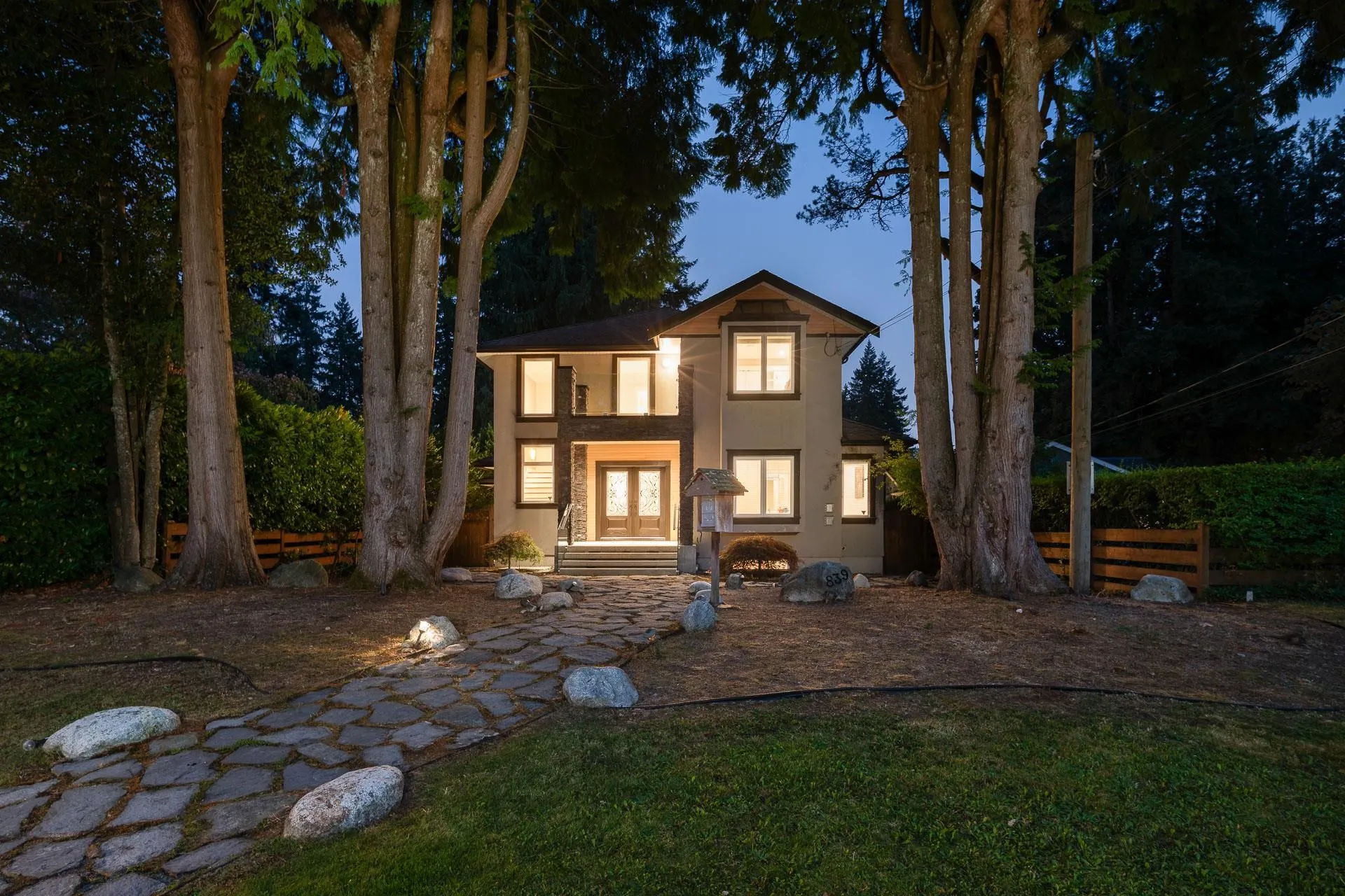 839 W 20th Street