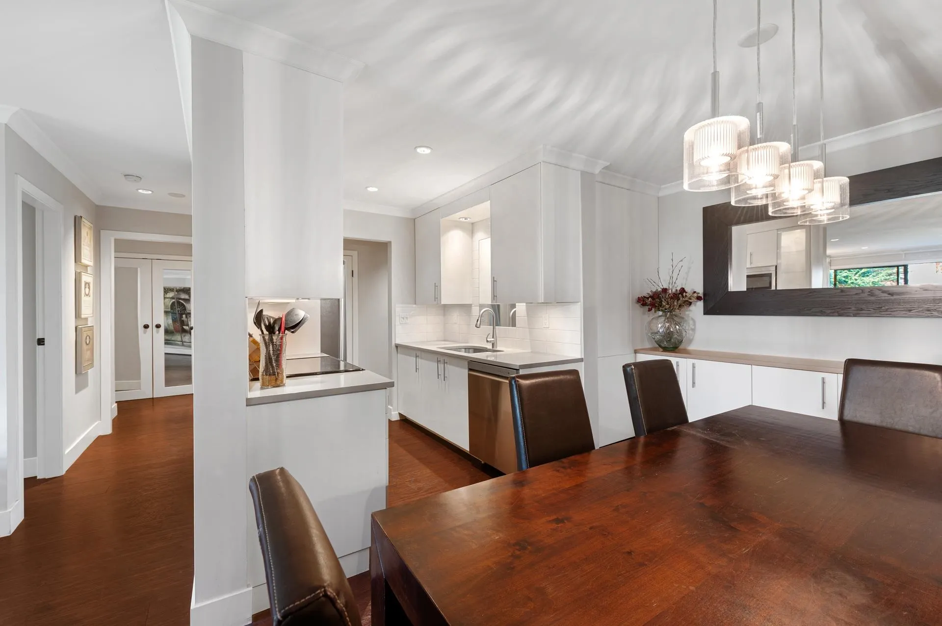 204 341 W 3rd Street