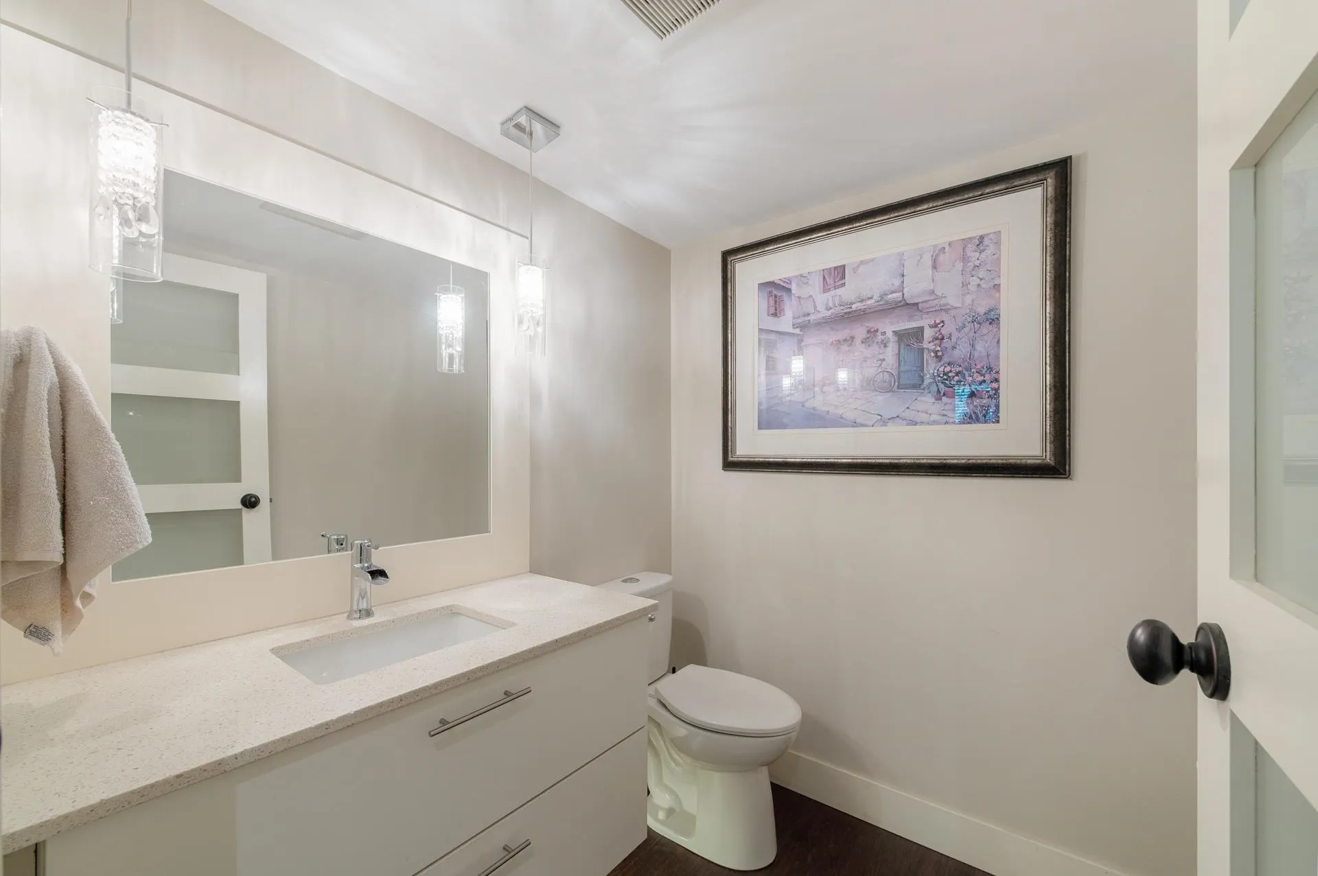 204 341 W 3rd Street