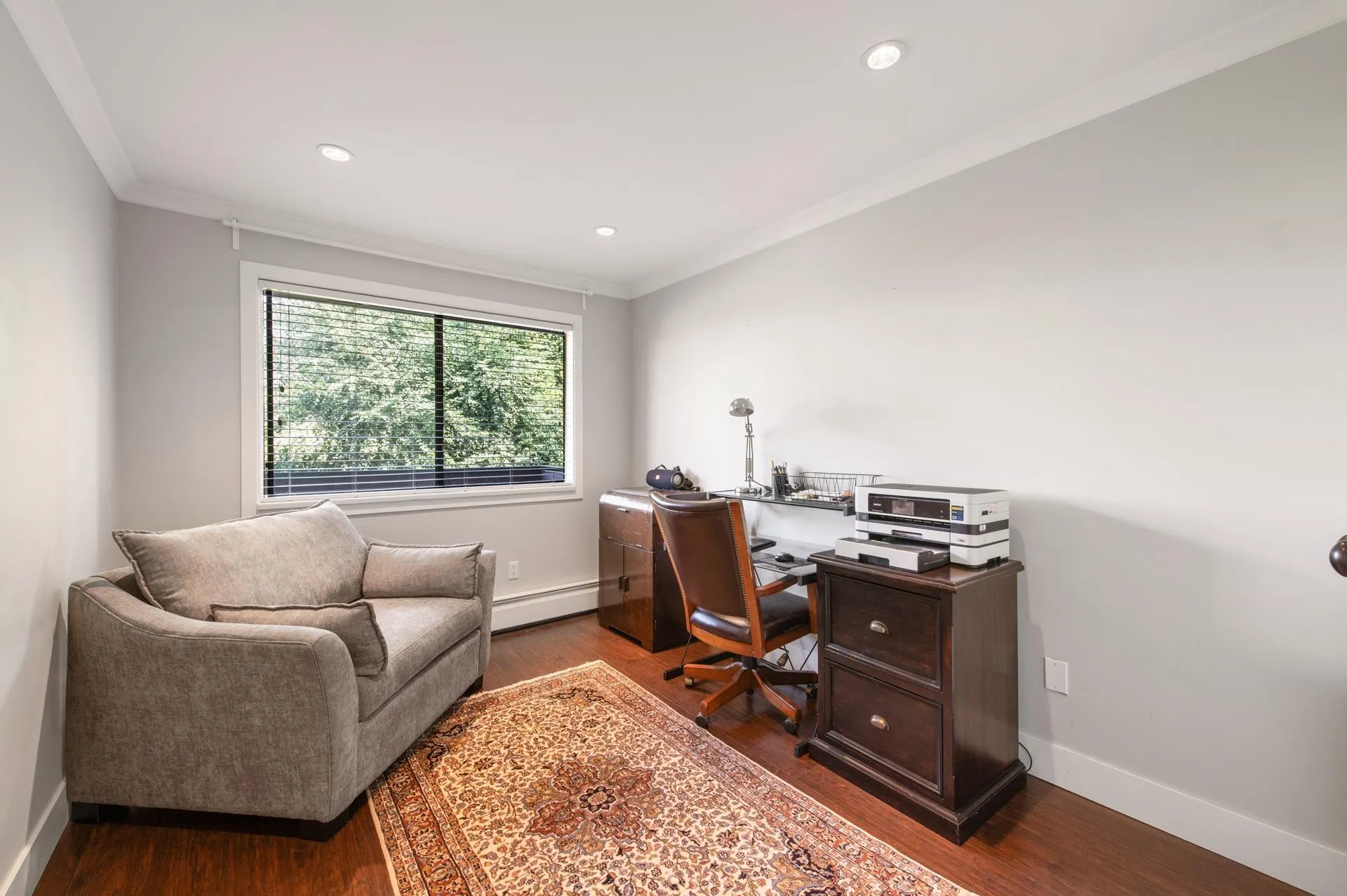 204 341 W 3rd Street