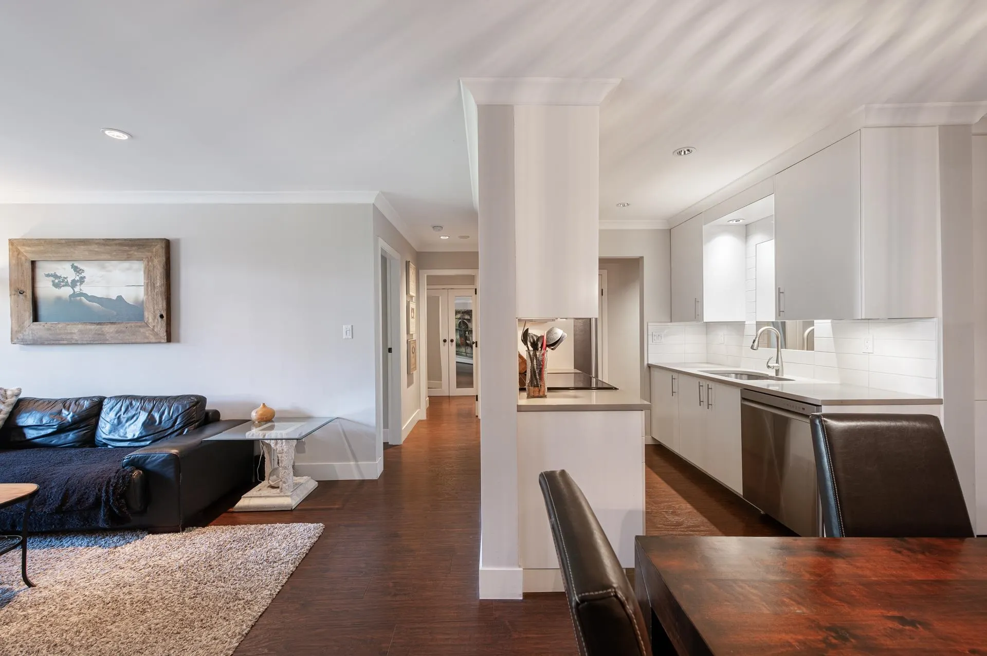 204 341 W 3rd Street