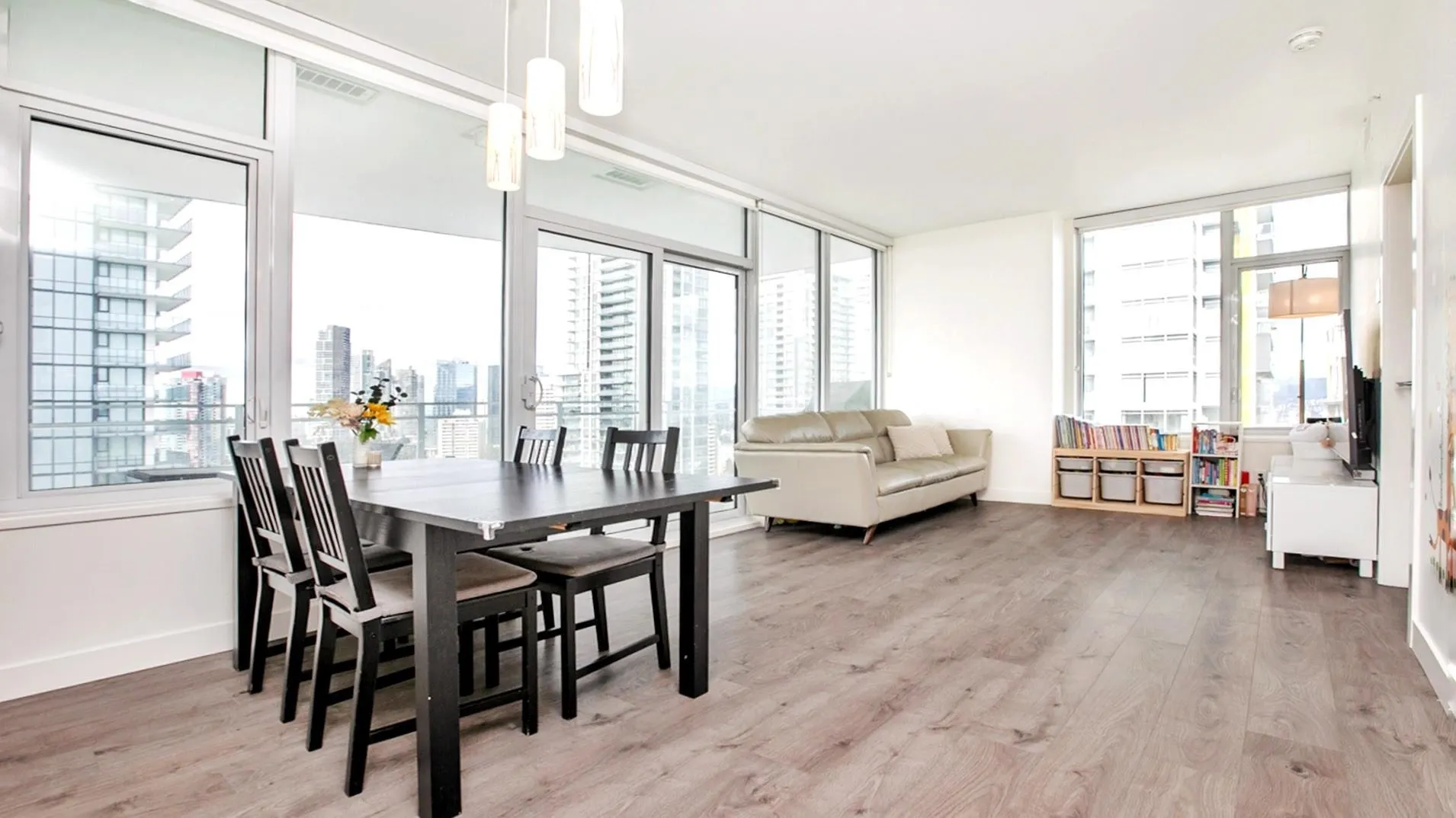 1907 5051 Imperial Street