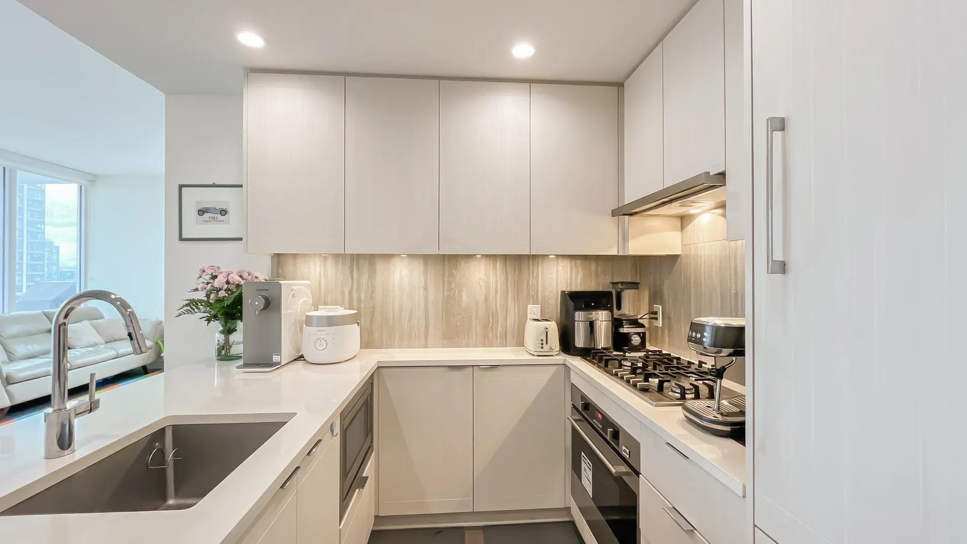 1907 5051 Imperial Street