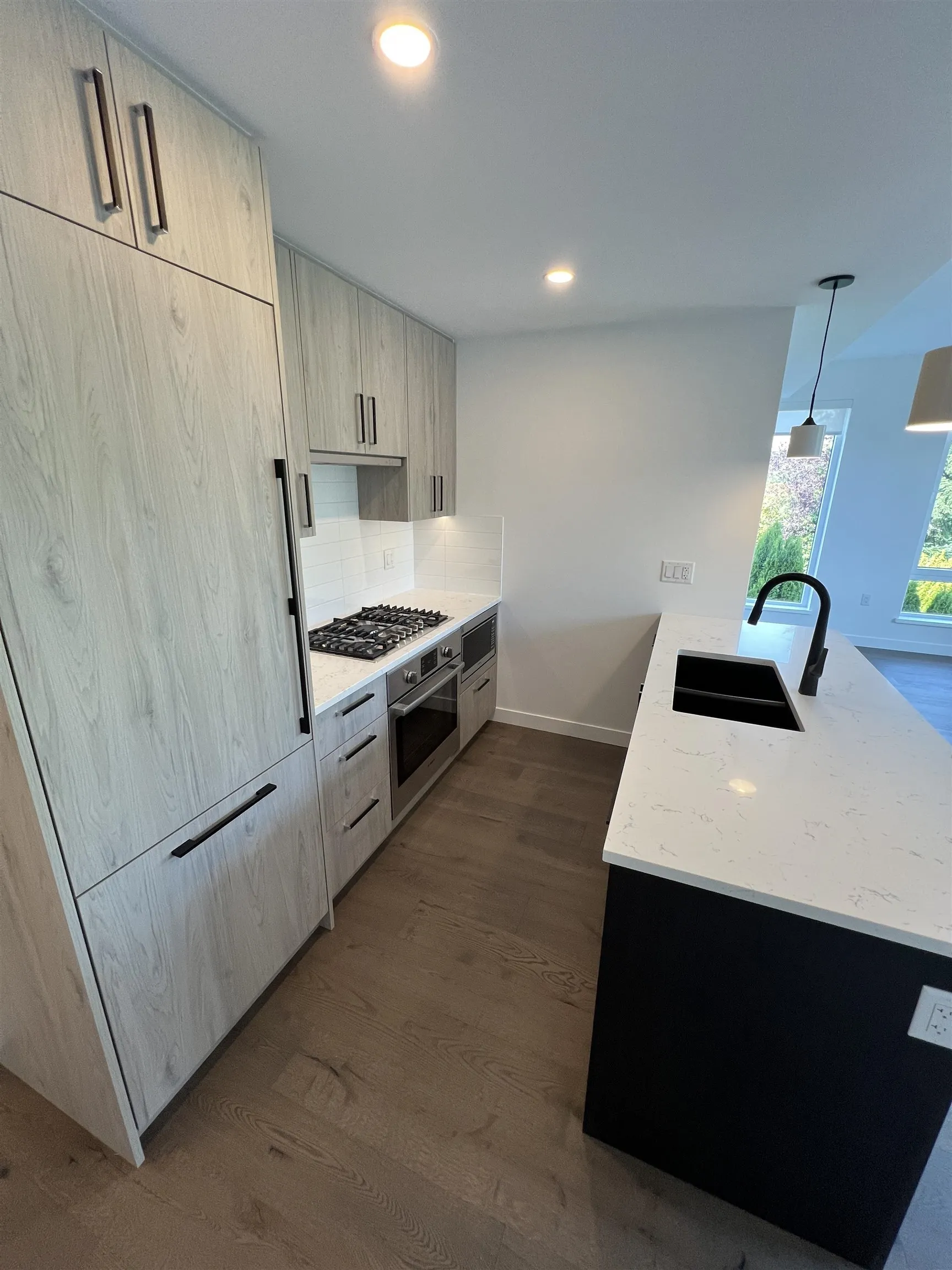 305 6859 Cambie Street