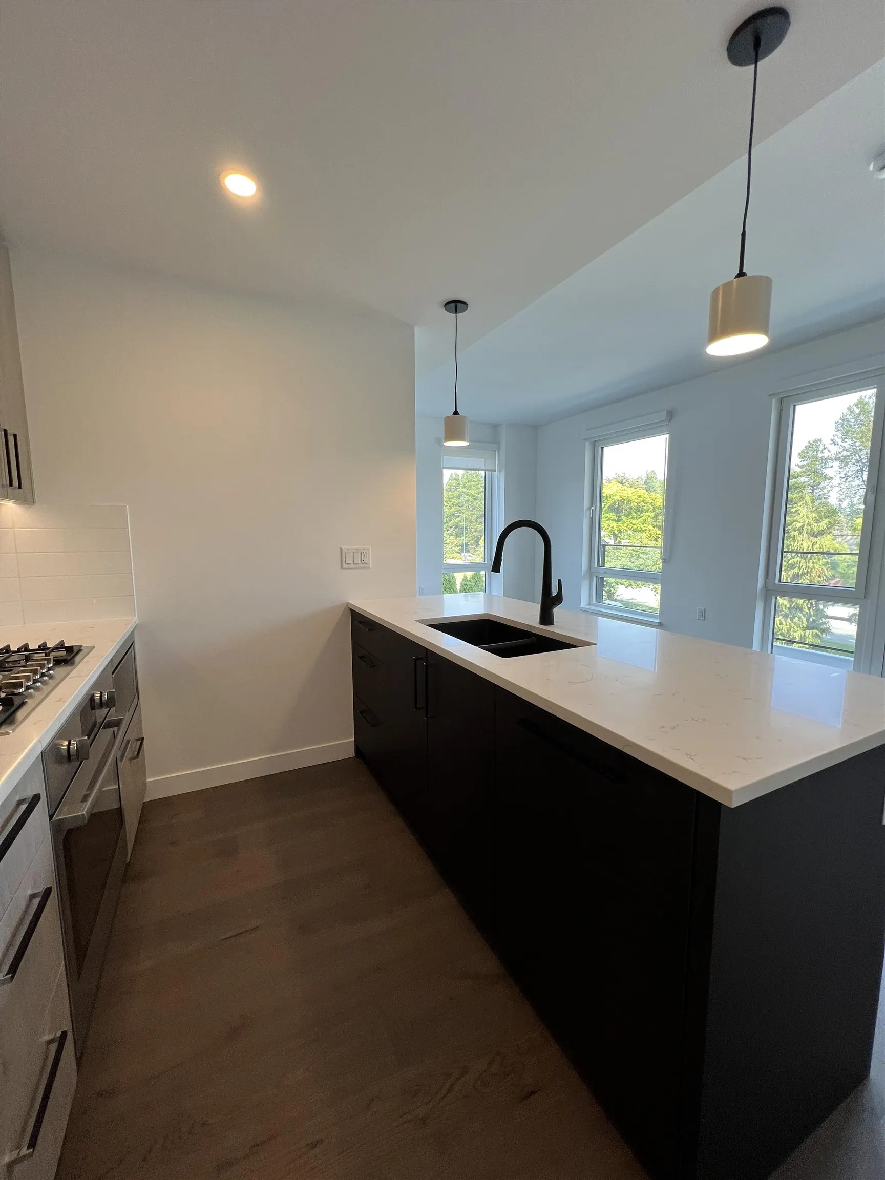 305 6859 Cambie Street