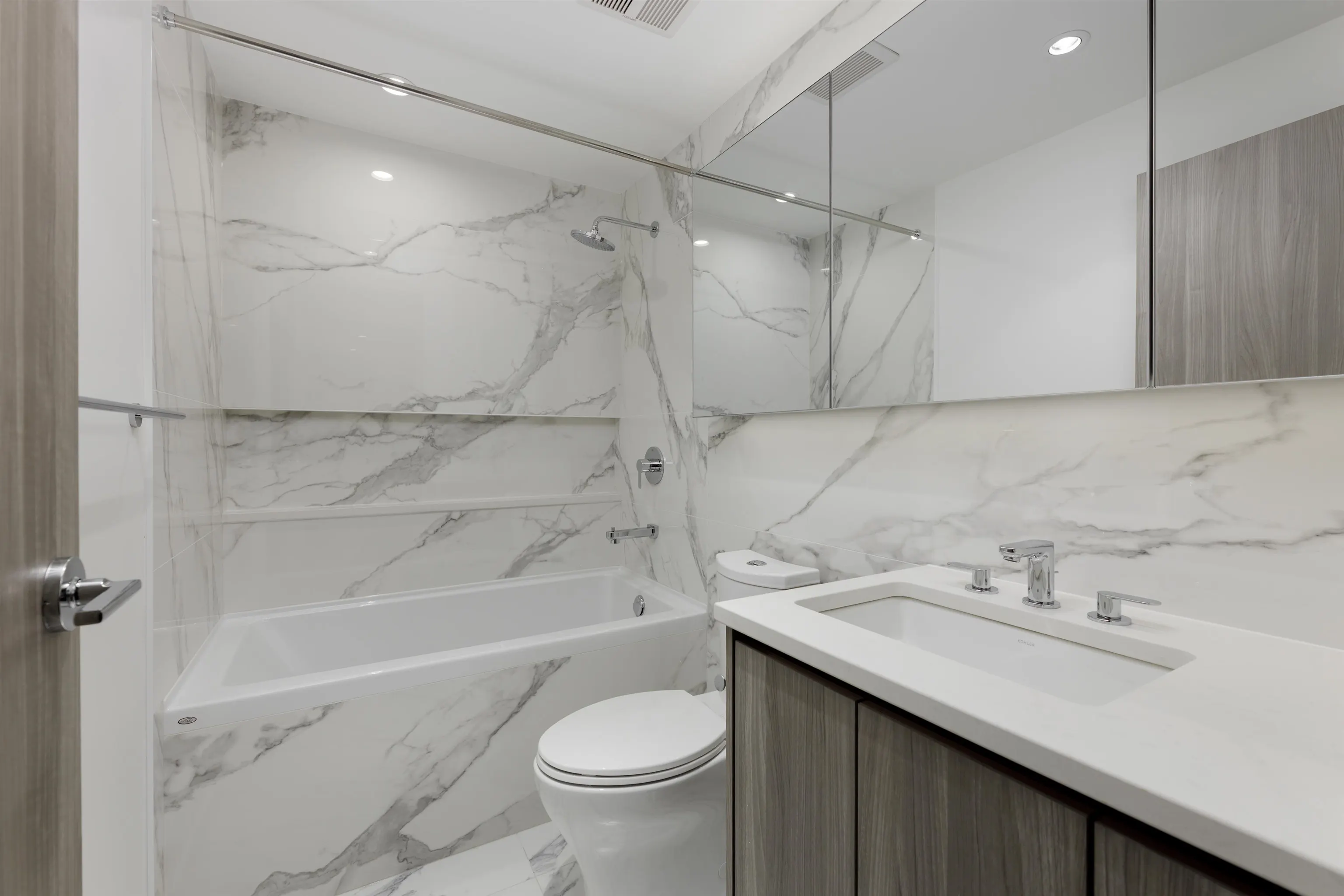 1083 8671 Hazelbridge Way