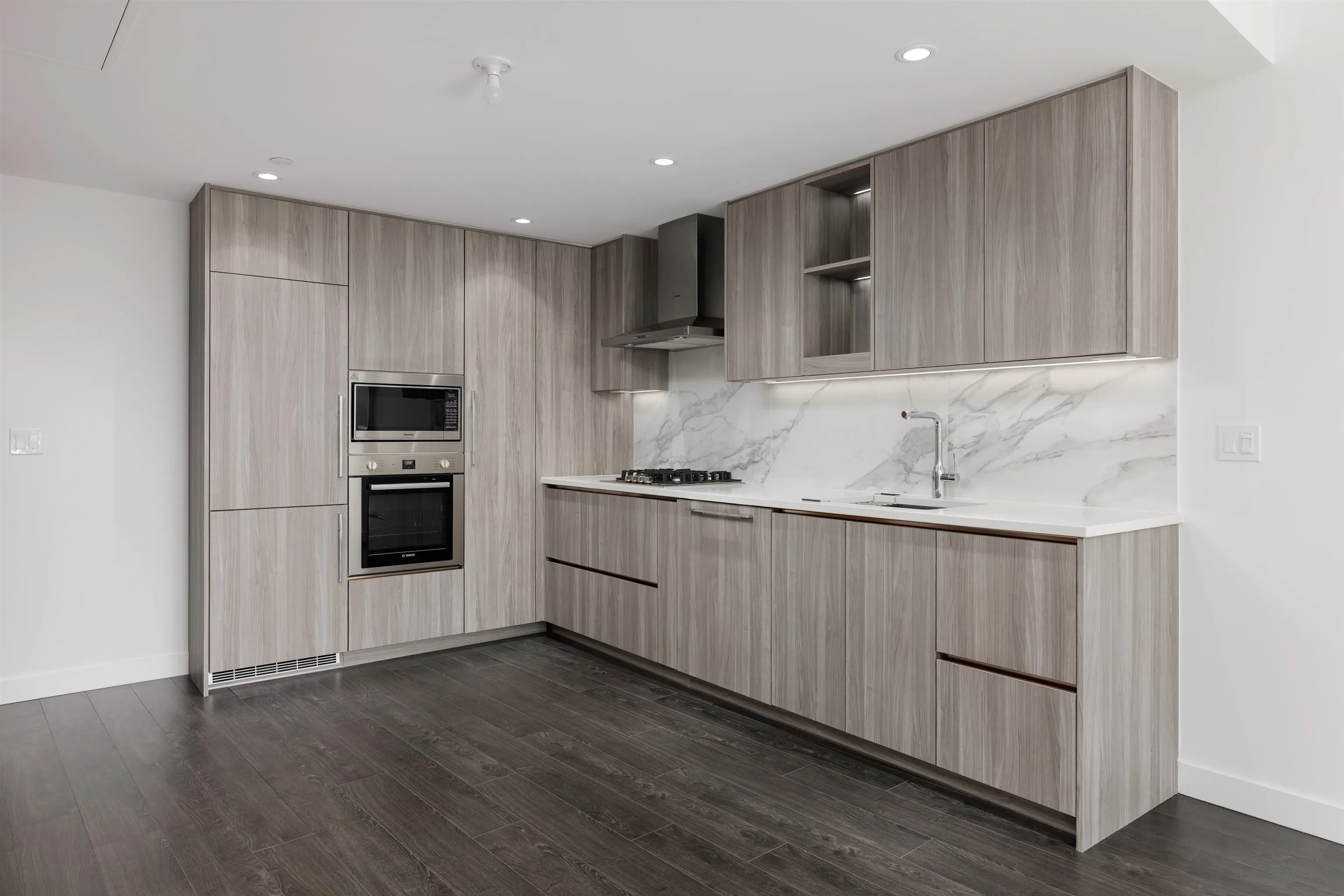 1083 8671 Hazelbridge Way