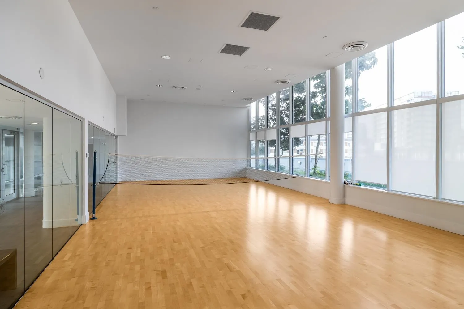 906 7488 Lansdowne Road
