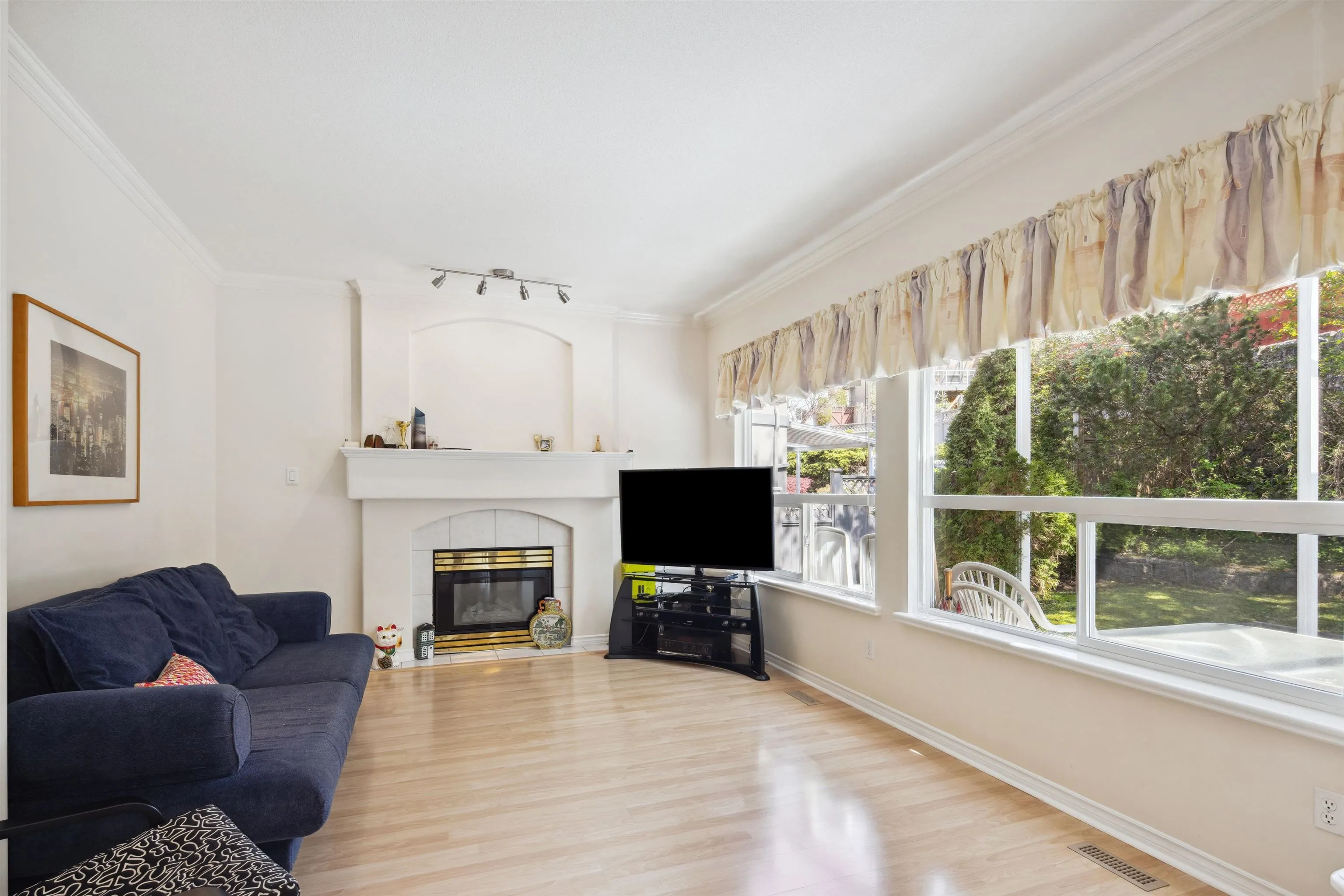 2525 Sapphire Place