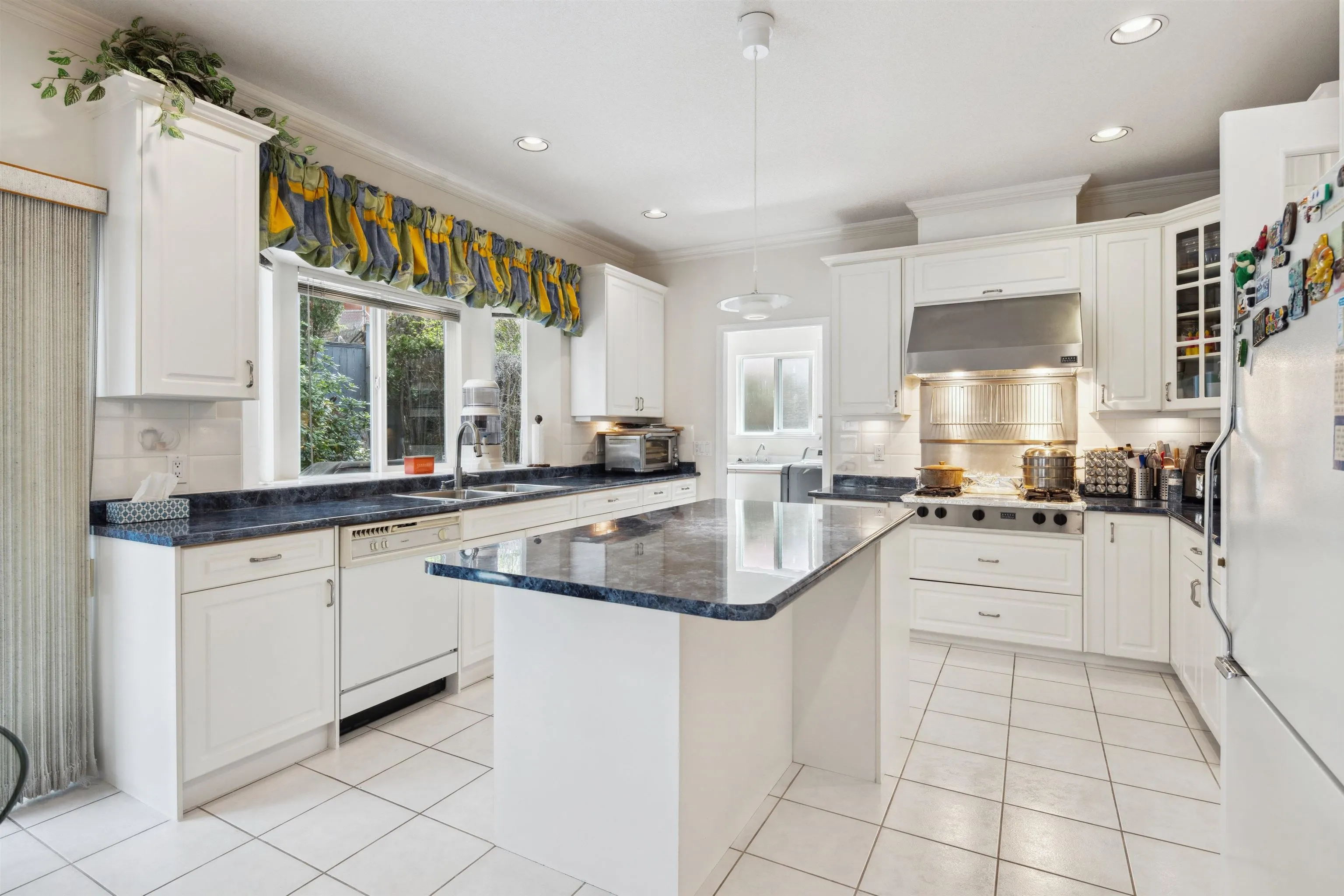 2525 Sapphire Place
