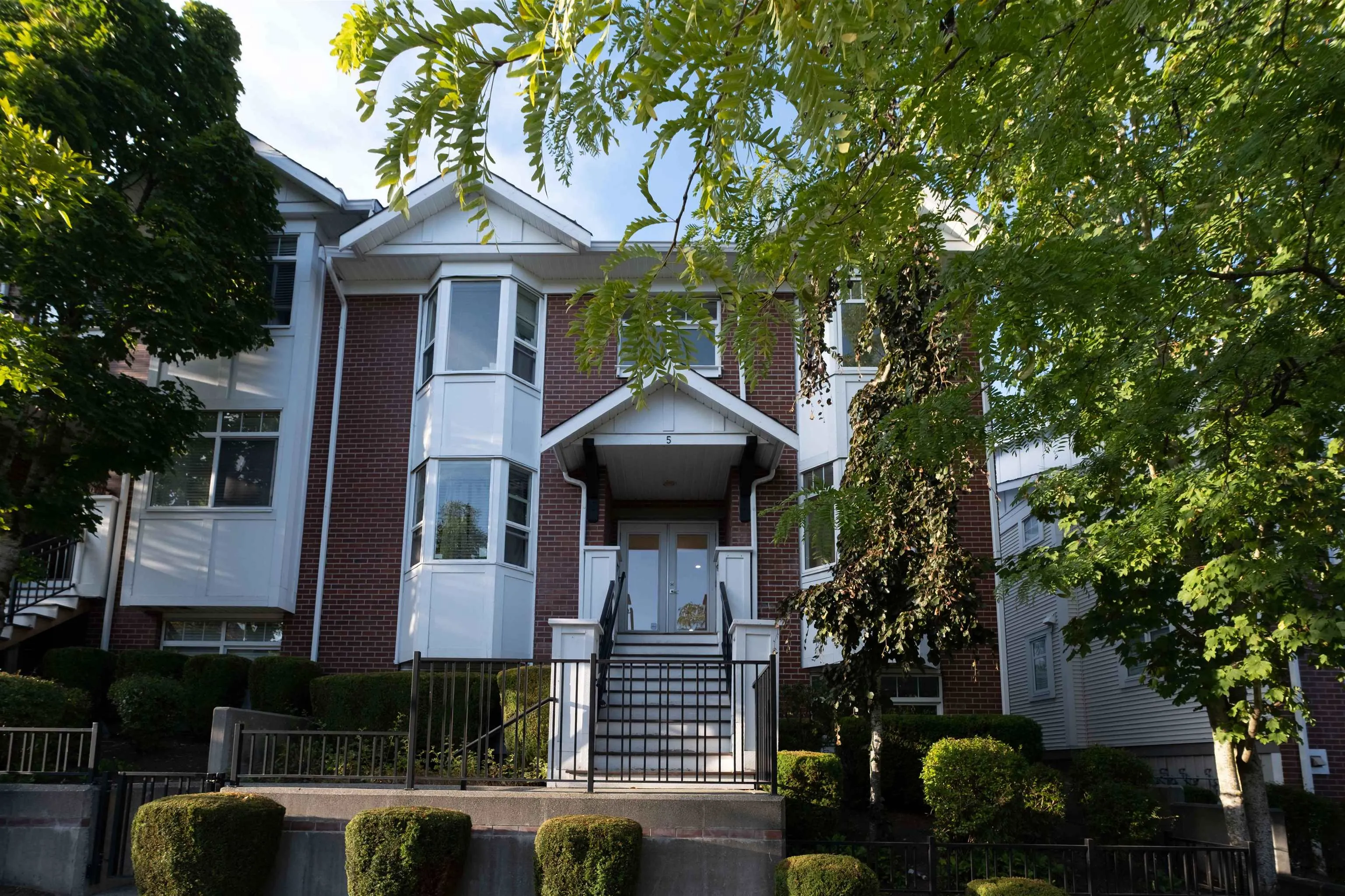 5 19551 66 Avenue