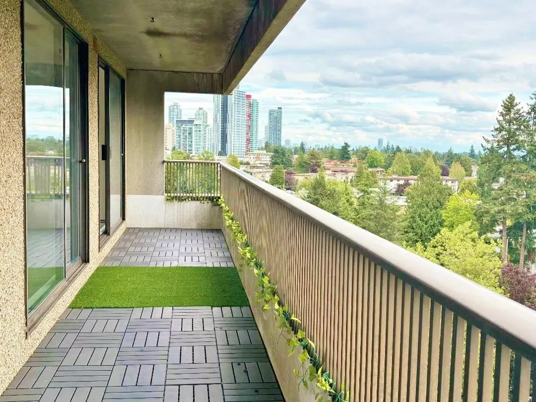 1006 4194 Maywood Street