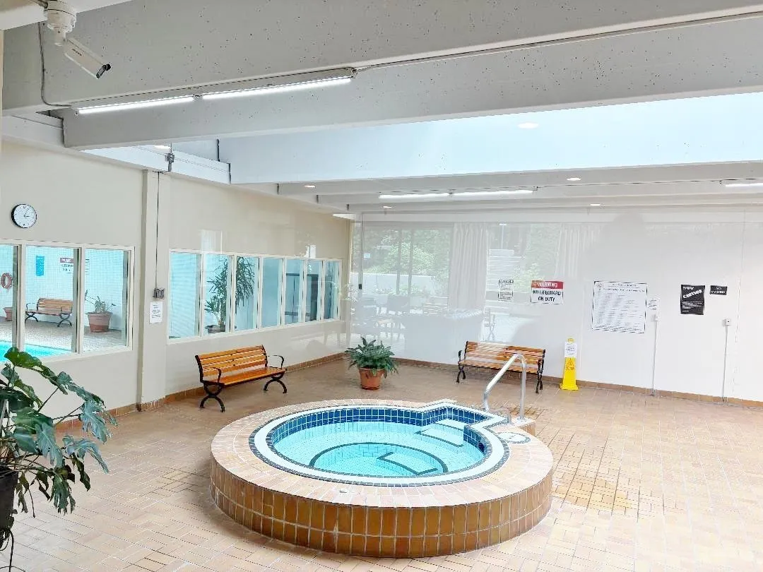 1006 4194 Maywood Street