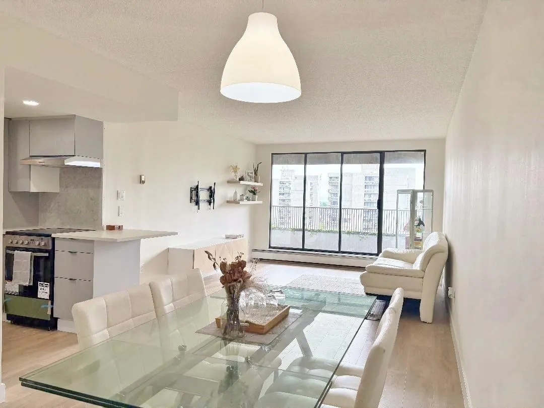 1006 4194 Maywood Street