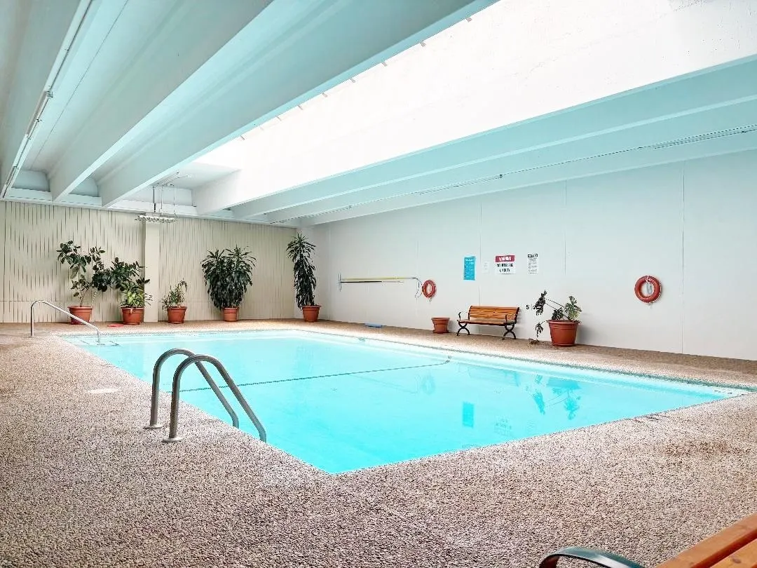 1006 4194 Maywood Street