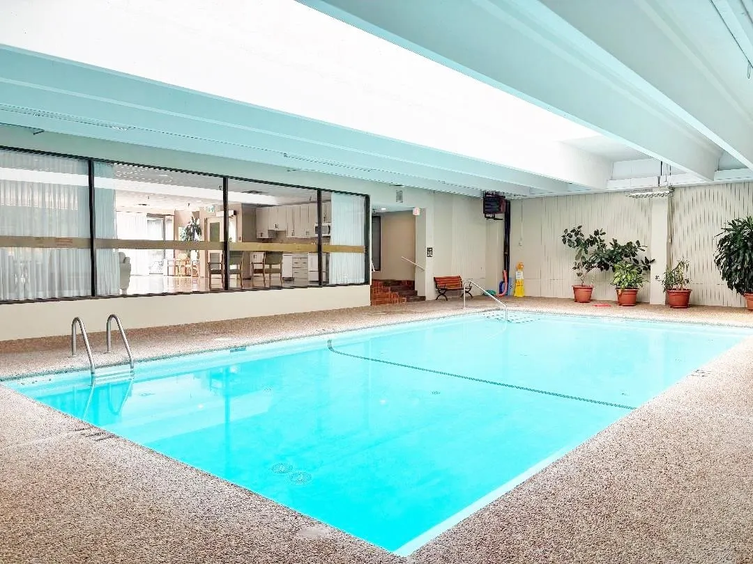 1006 4194 Maywood Street