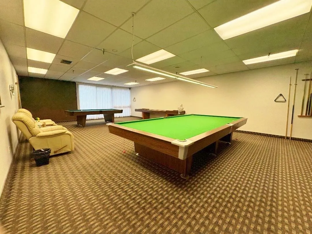 1006 4194 Maywood Street