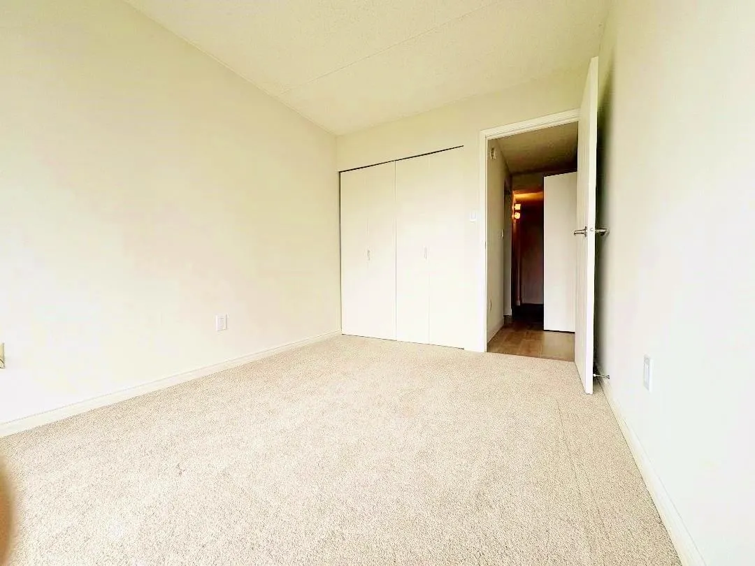 1006 4194 Maywood Street