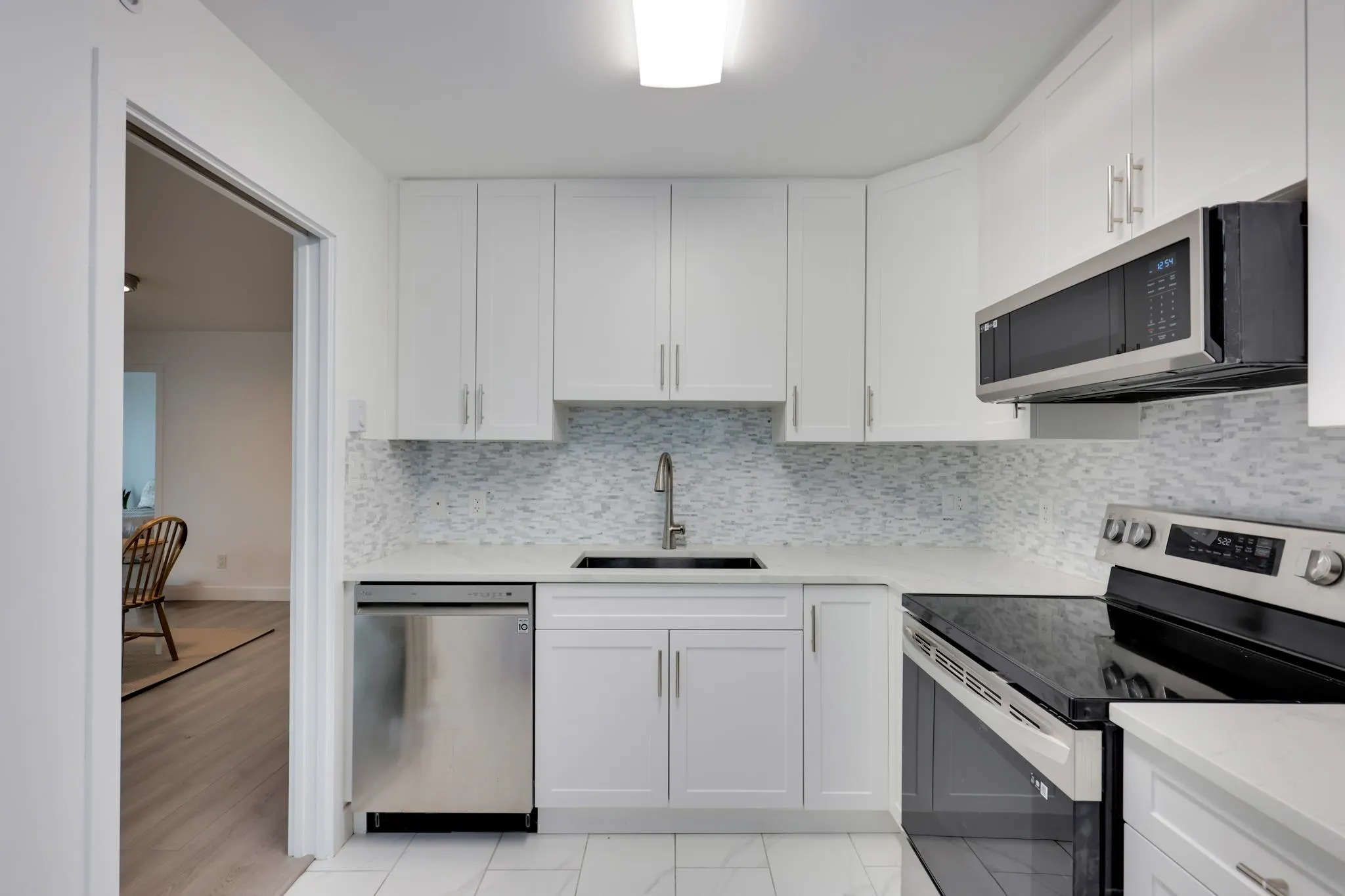 1803 6622 Southoaks Crescent