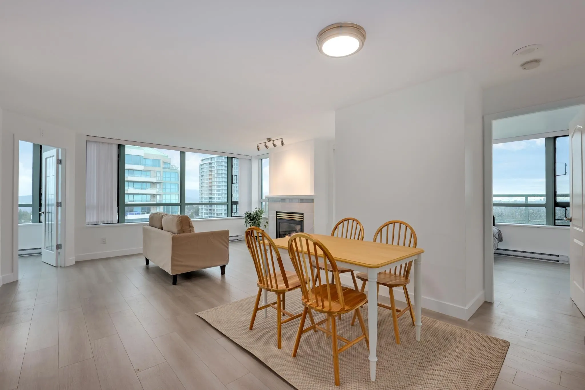 1803 6622 Southoaks Crescent