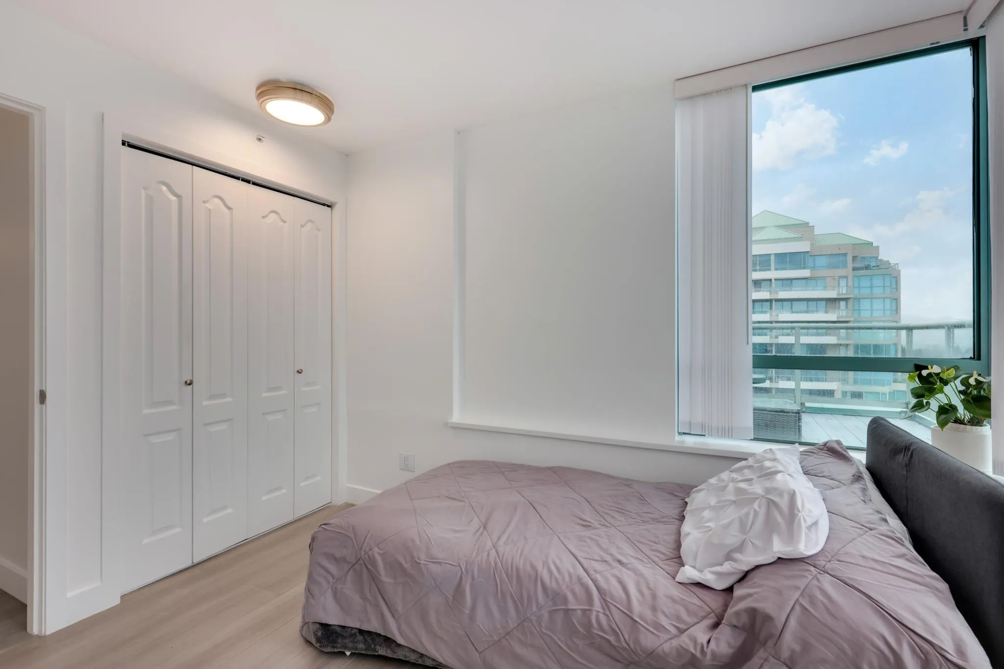 1803 6622 Southoaks Crescent