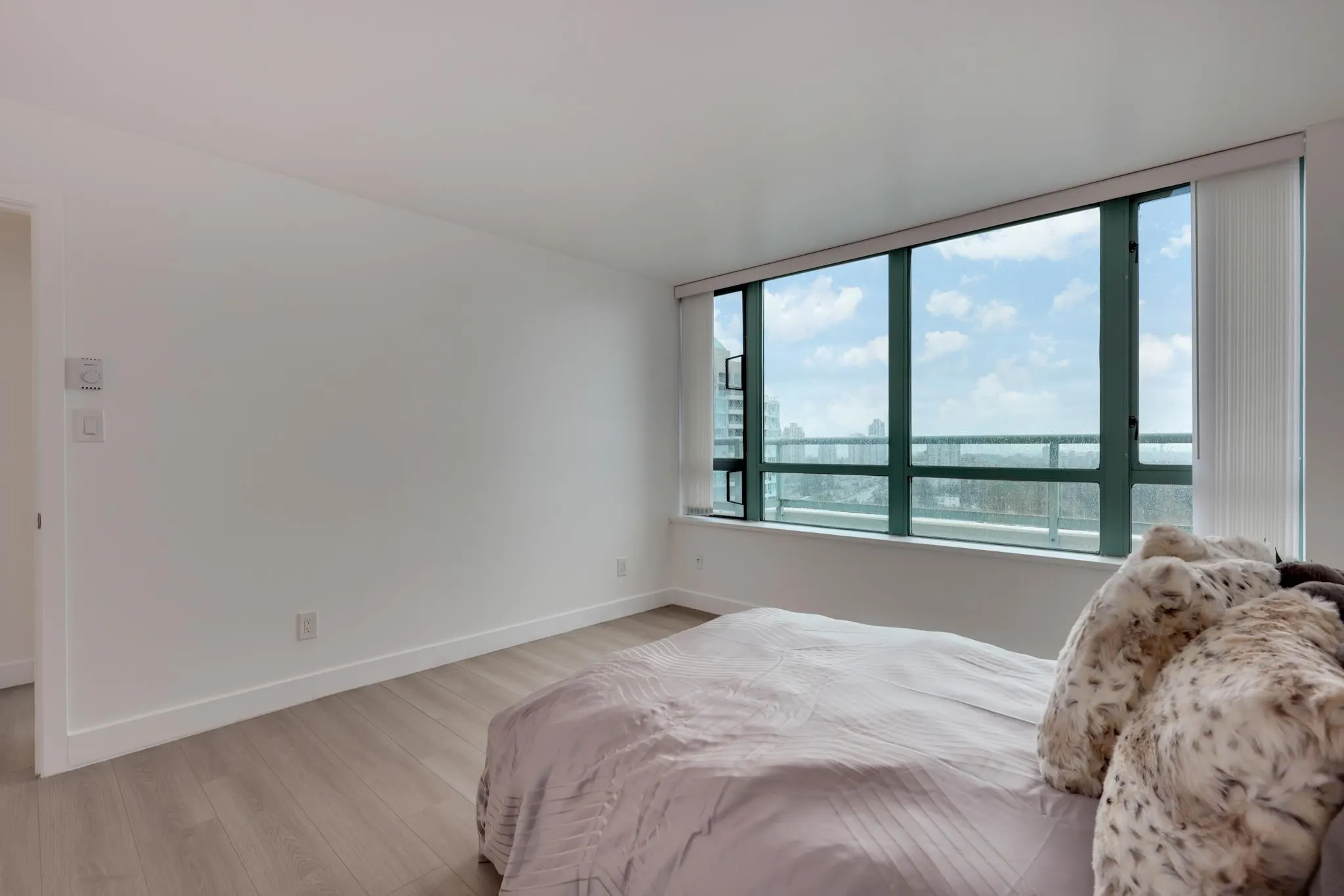 1803 6622 Southoaks Crescent
