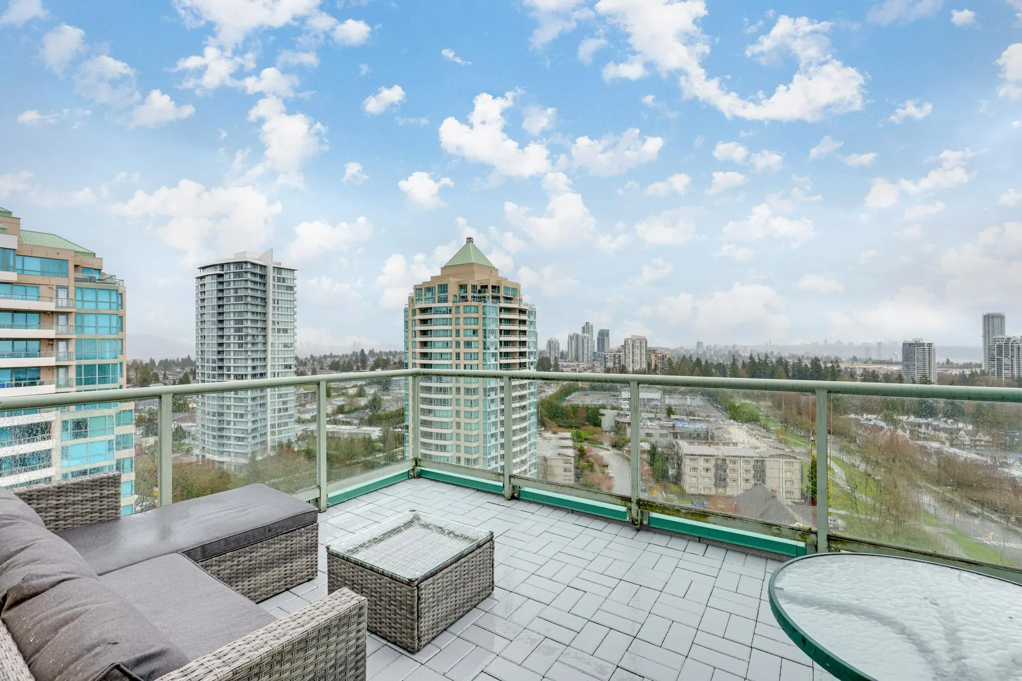 1803 6622 Southoaks Crescent