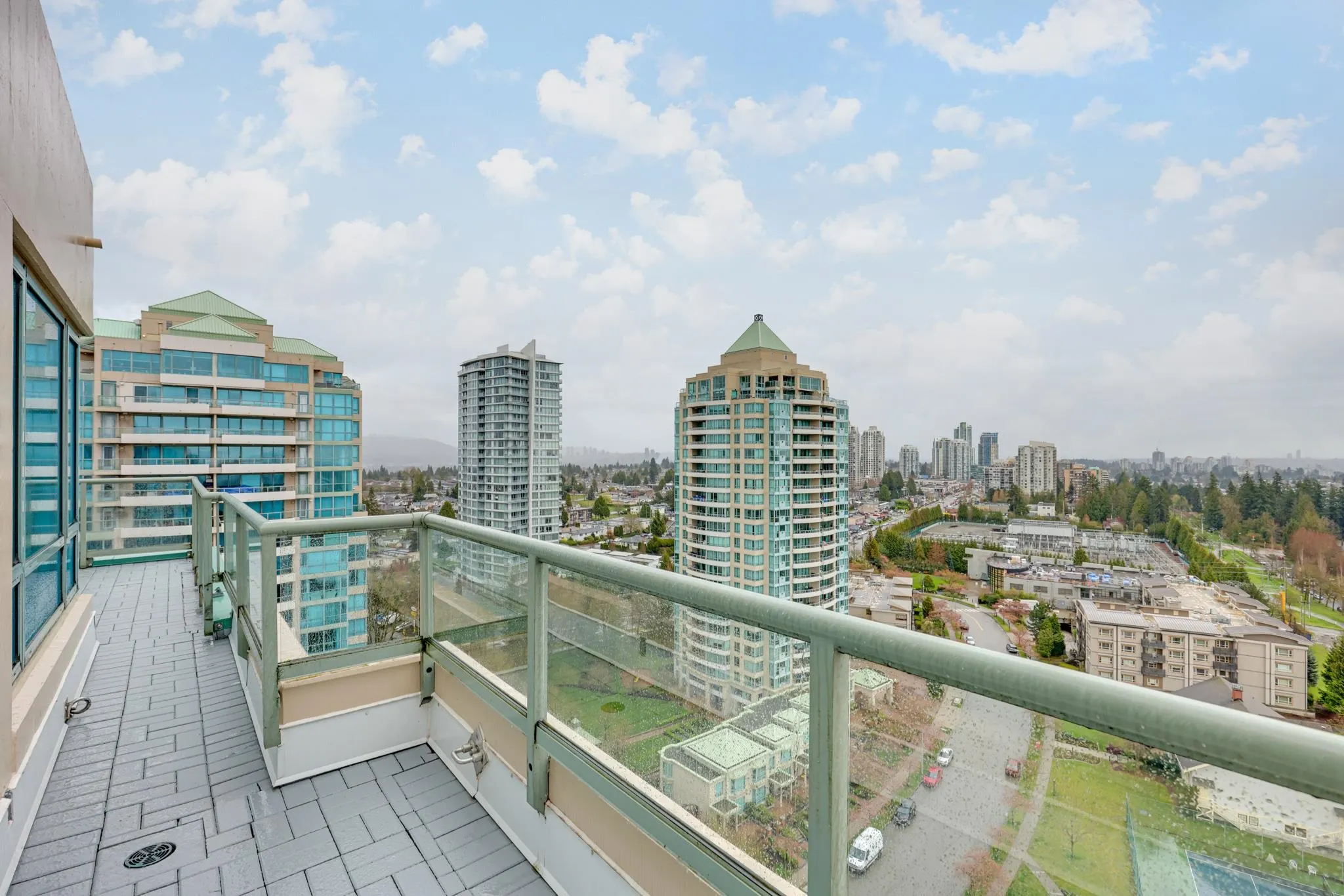 1803 6622 Southoaks Crescent