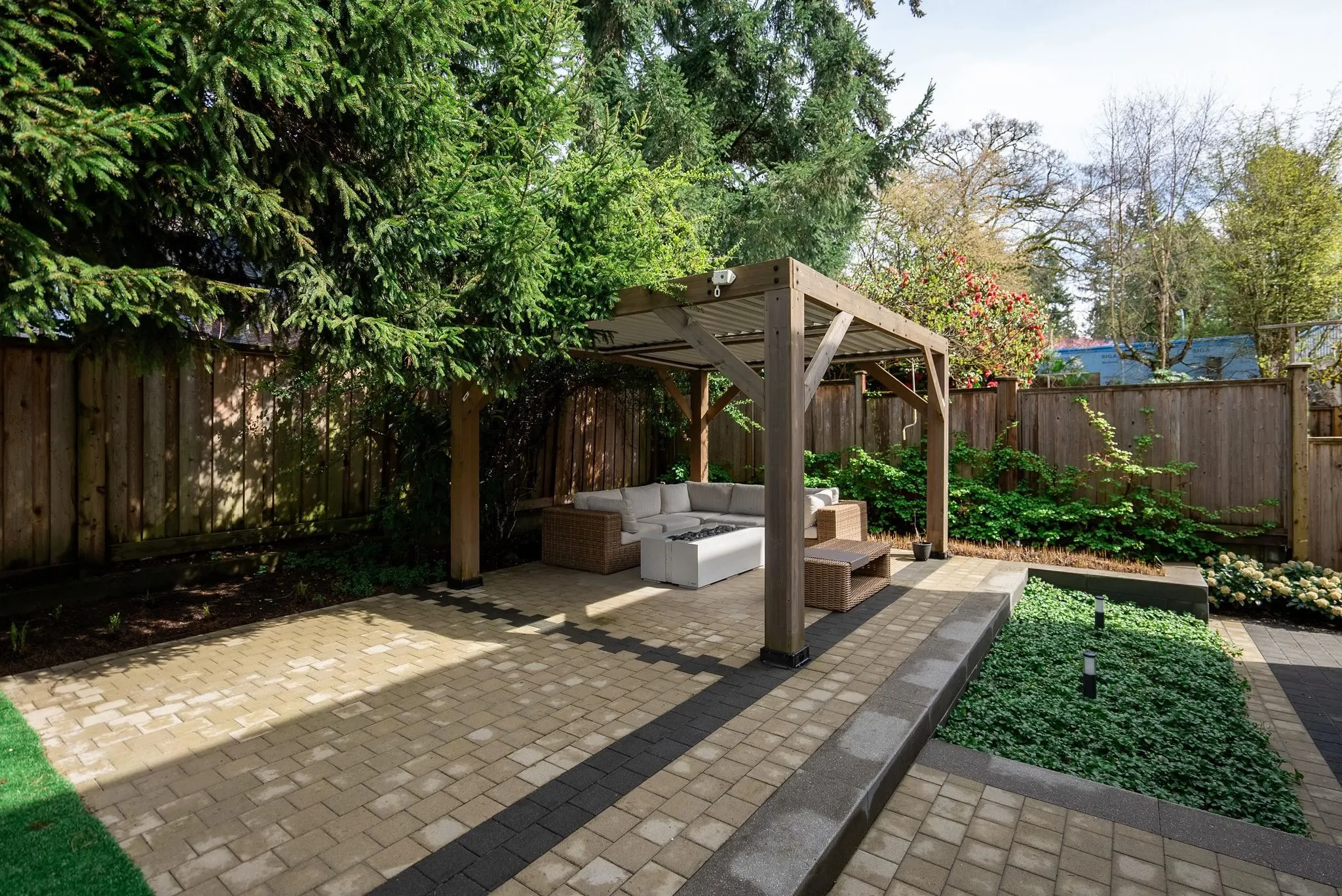 3337 W 40th Avenue